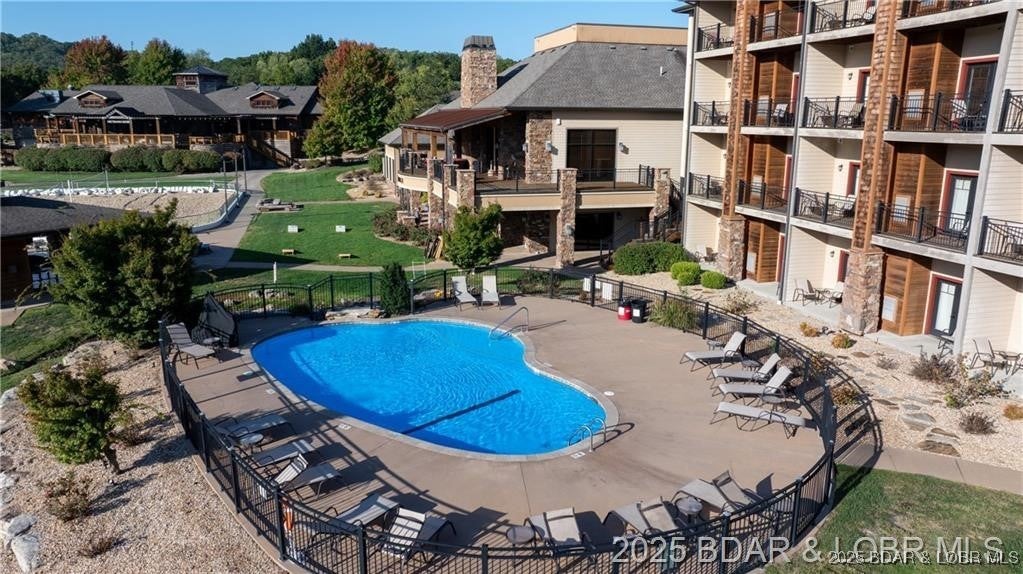 Camdenton, Missouri, 65020, United States, 4 Bedrooms Bedrooms, ,6 BathroomsBathrooms,Residential,Active,2007247