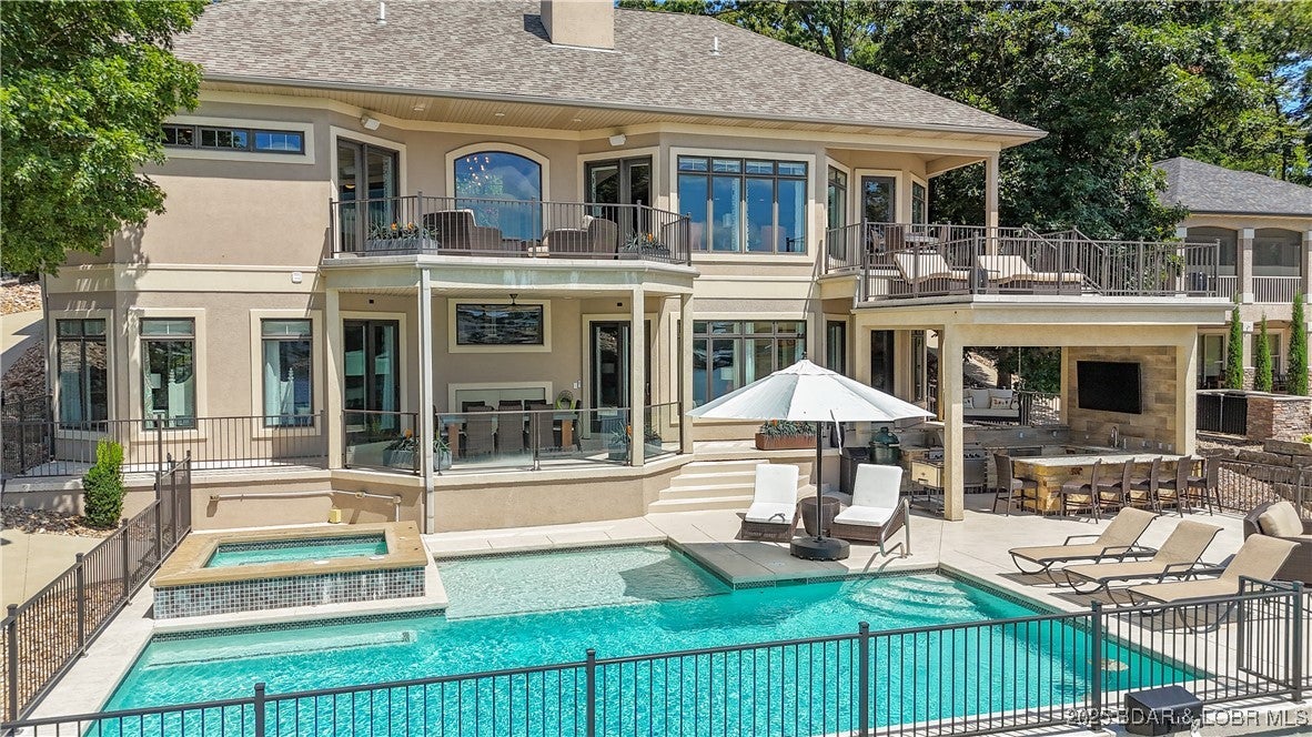 Sunrise Beach, Missouri, 65079, United States, 5 Bedrooms Bedrooms, ,5 BathroomsBathrooms,Residential,Active,1929435