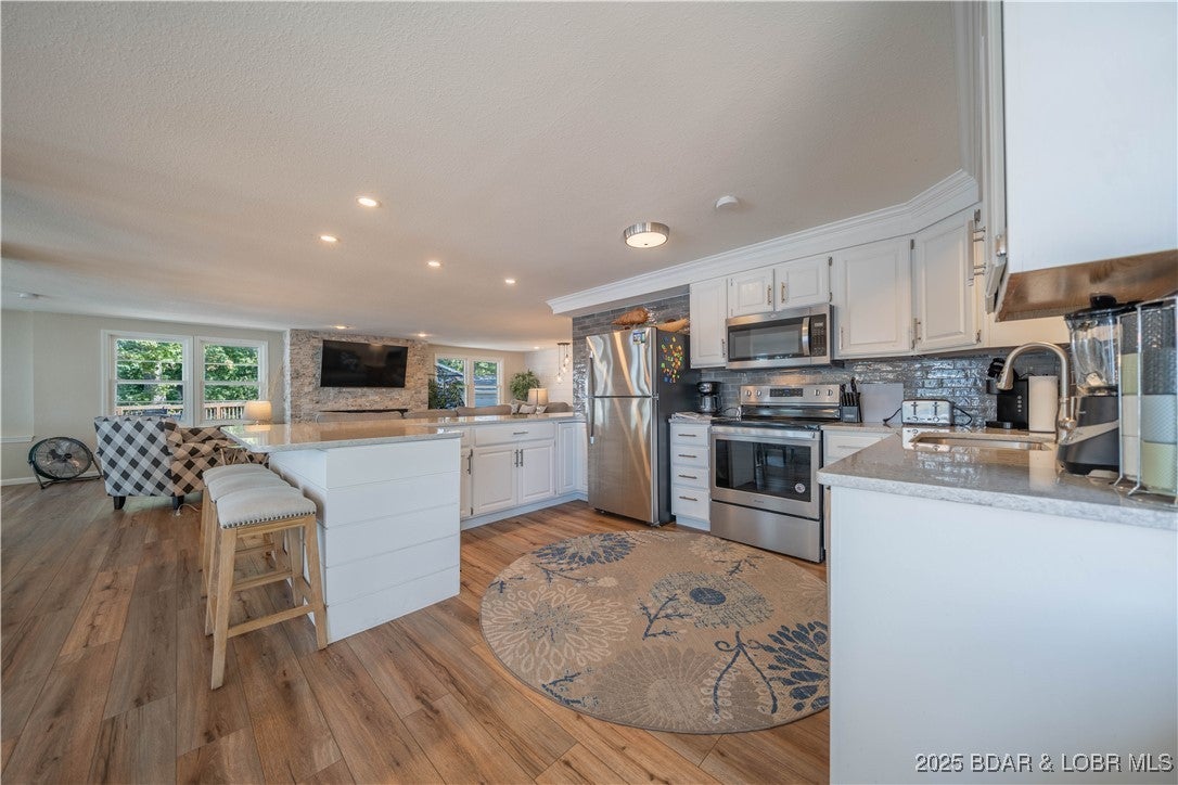 Sunrise Beach, Missouri, 65079, United States, 9 Bedrooms Bedrooms, ,7 BathroomsBathrooms,Residential,Active,1898212