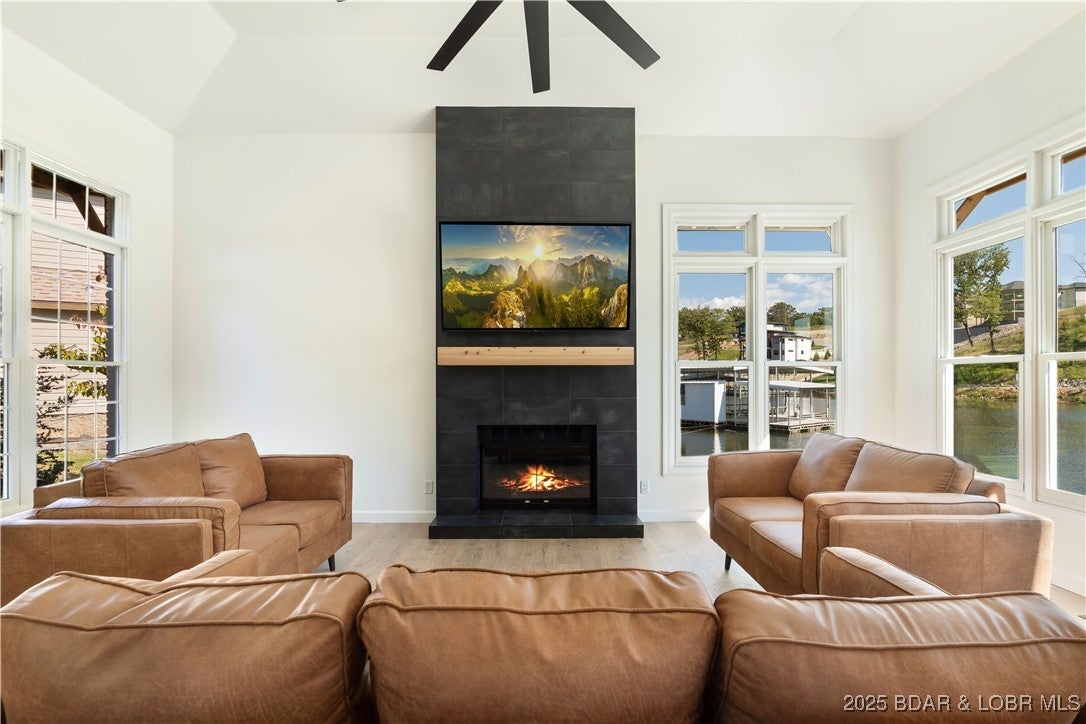 Osage Beach, Missouri, 65065, United States, 6 Bedrooms Bedrooms, ,4 BathroomsBathrooms,Residential,Active,1952762