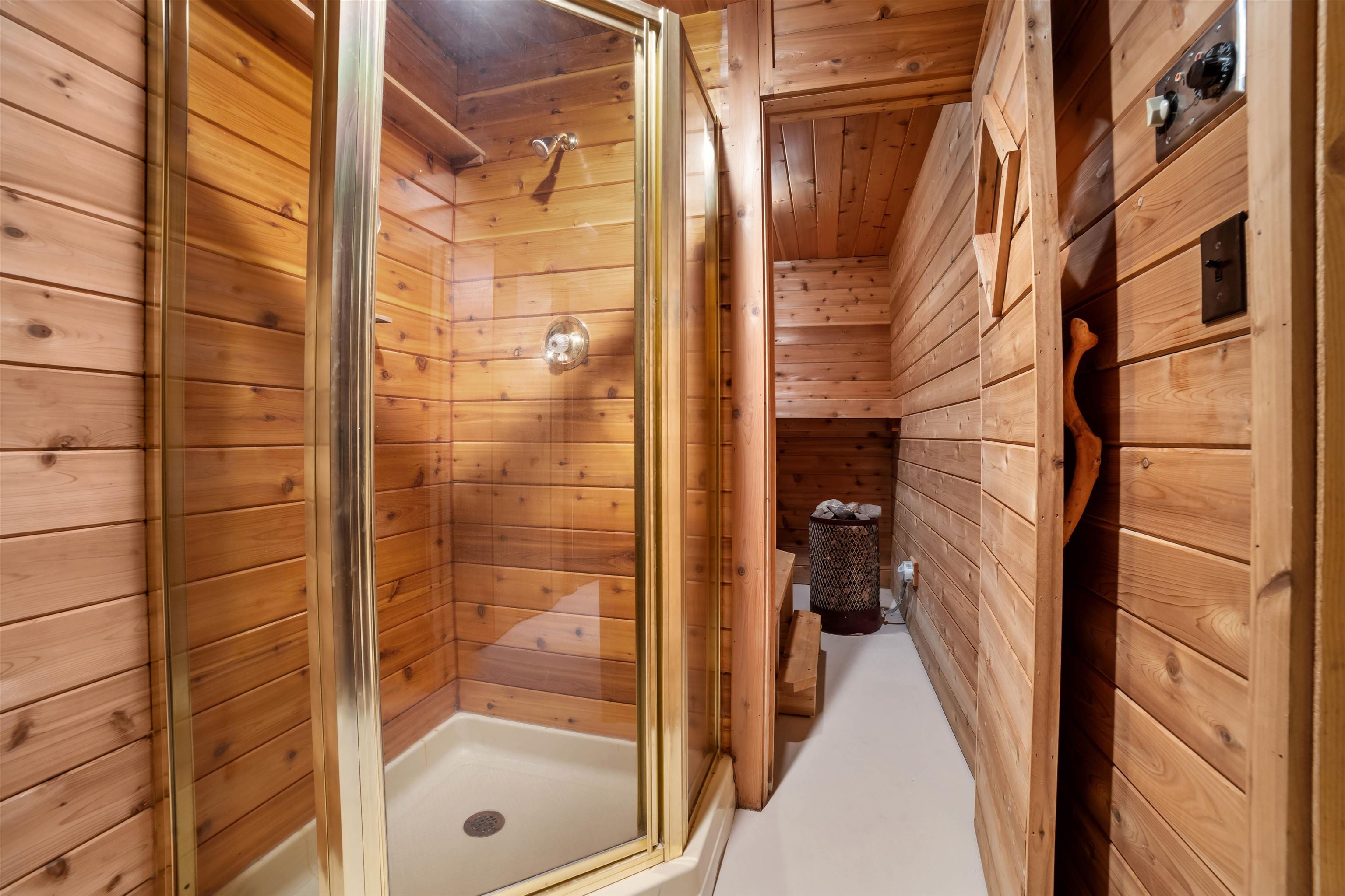 Superior, Wisconsin, 54880, United States, 3 Bedrooms Bedrooms, ,3 BathroomsBathrooms,Residential,Active,1888517