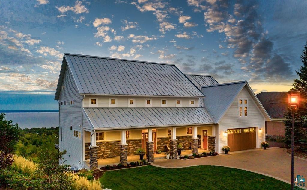 Duluth, Minnesota, 55804, United States, 5 Bedrooms Bedrooms, ,6 BathroomsBathrooms,Residential,Pending,2012810