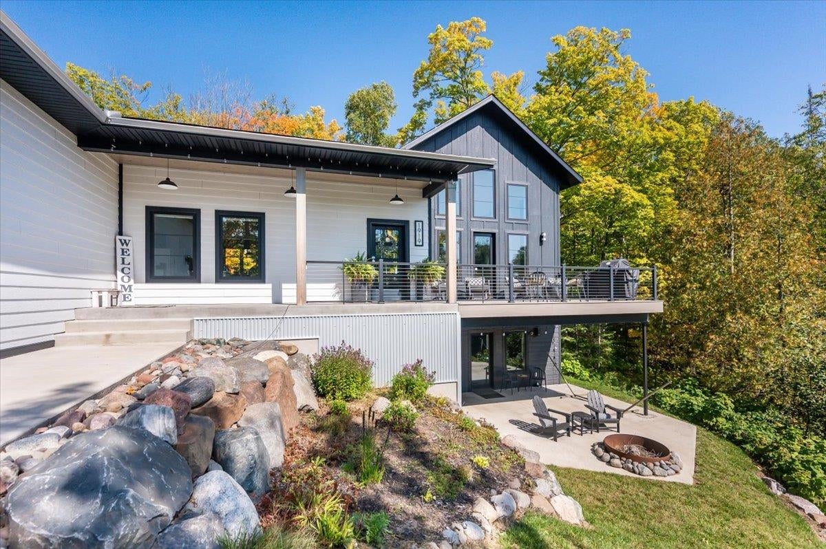 Duluth, Minnesota, 55811, United States, 3 Bedrooms Bedrooms, ,3 BathroomsBathrooms,Residential,Active,1963424