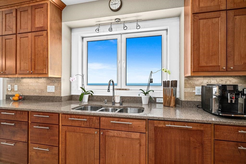 Duluth, Minnesota, 55804, United States, 5 Bedrooms Bedrooms, ,6 BathroomsBathrooms,Residential,Pending,2012810