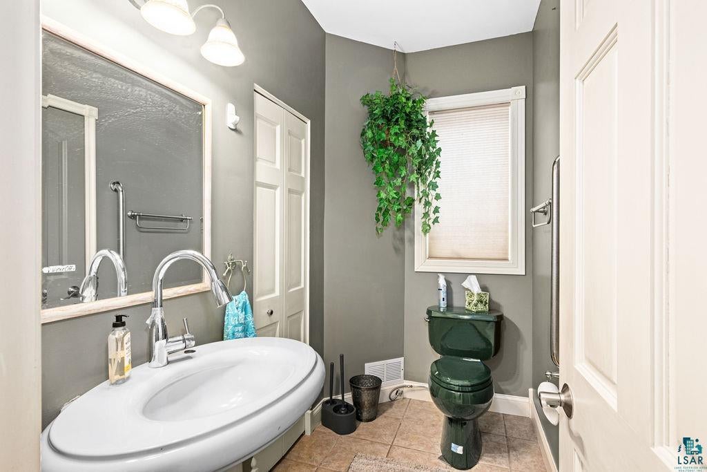 Two Harbors, Minnesota, 55616, United States, ,3 BathroomsBathrooms,Residential,Active,1703376