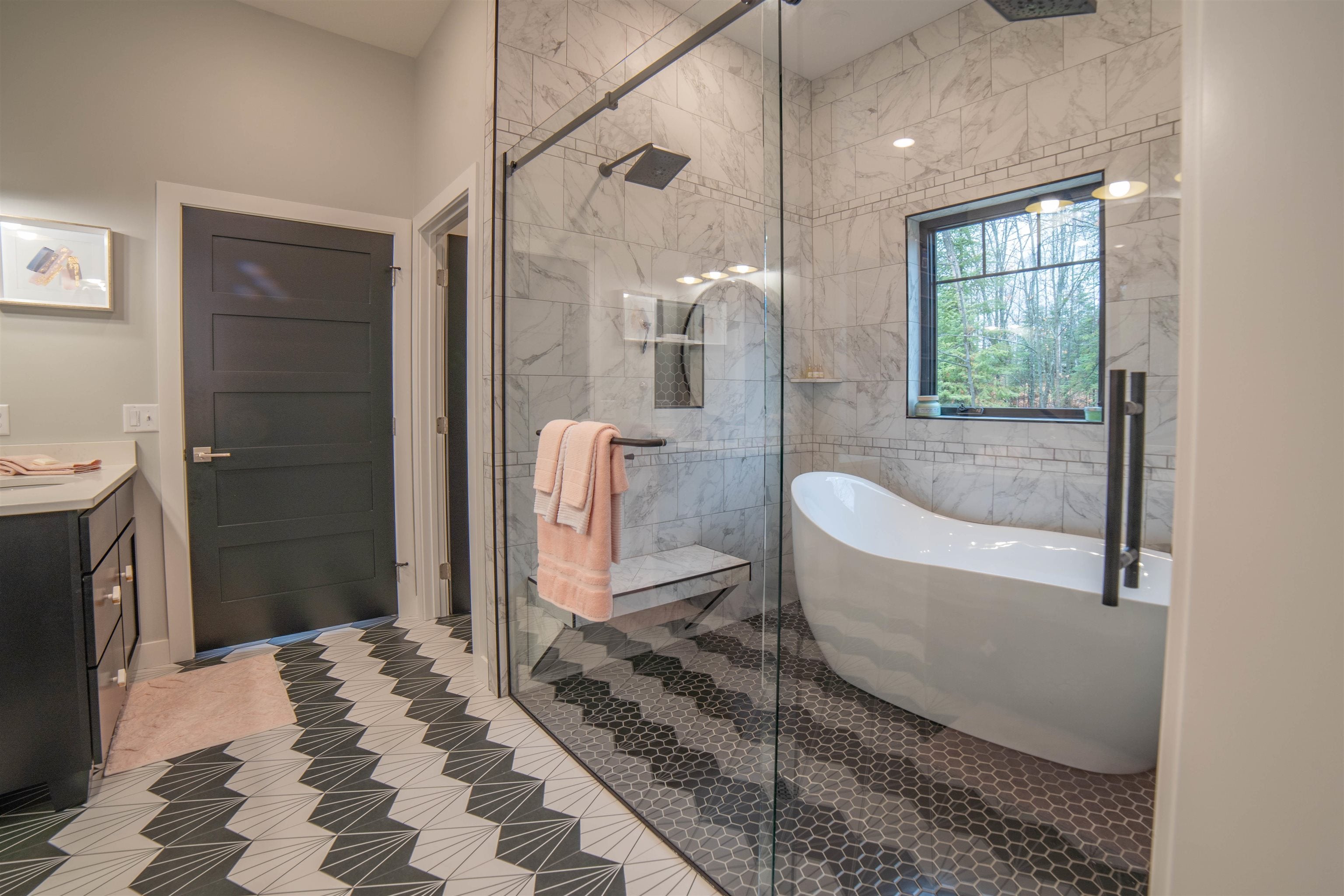 Duluth, Minnesota, 55811, United States, 3 Bedrooms Bedrooms, ,3 BathroomsBathrooms,Residential,Active,1963424