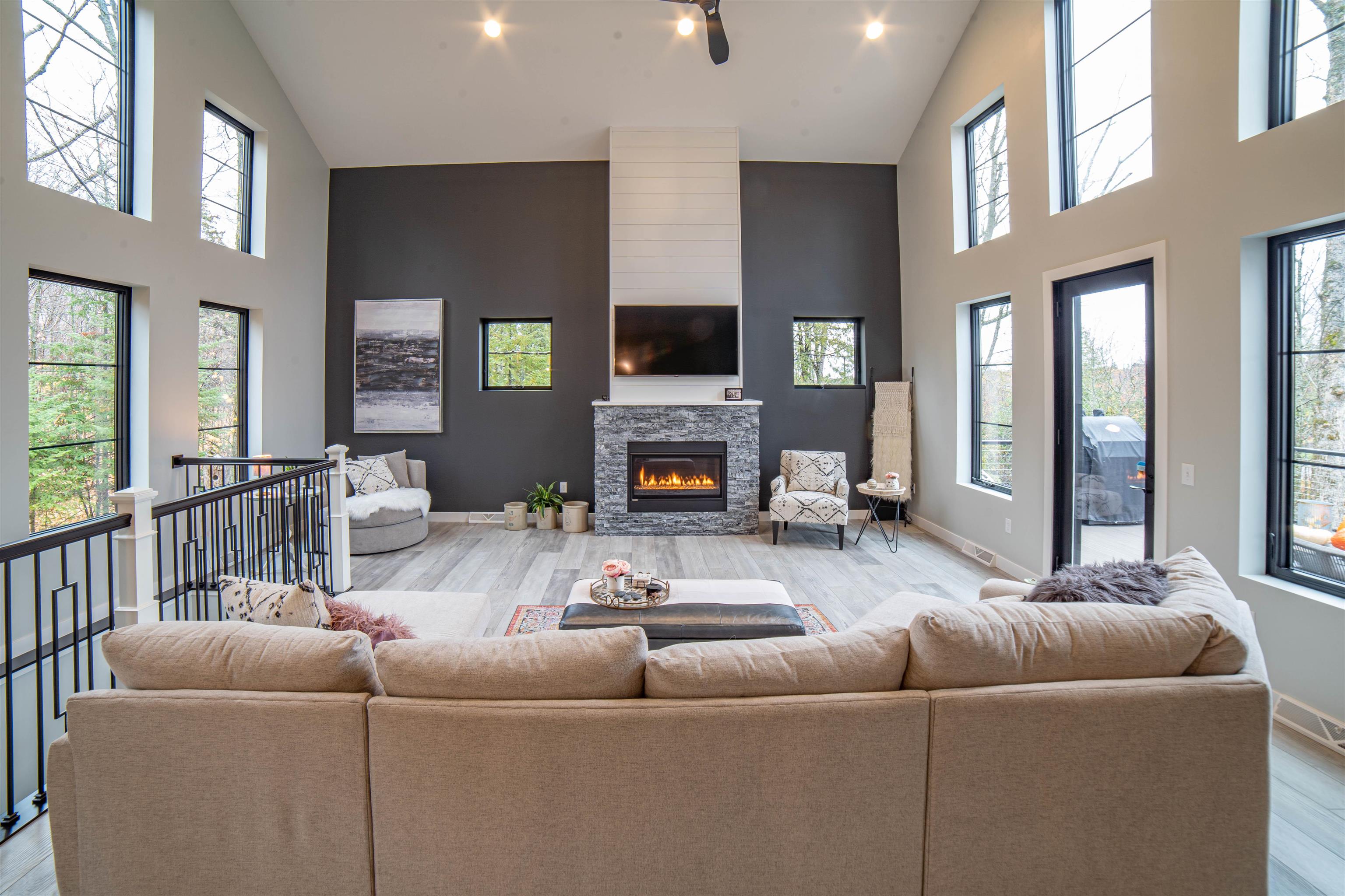 Duluth, Minnesota, 55811, United States, 3 Bedrooms Bedrooms, ,3 BathroomsBathrooms,Residential,Active,1963424