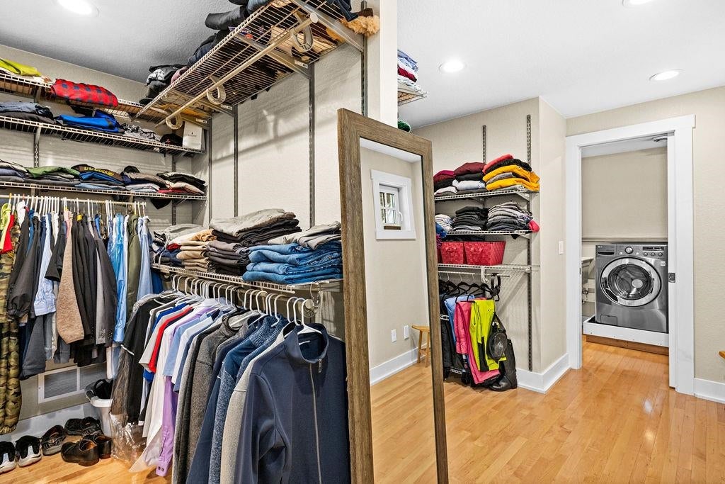 Duluth, Minnesota, 55804, United States, 5 Bedrooms Bedrooms, ,6 BathroomsBathrooms,Residential,Pending,2012810