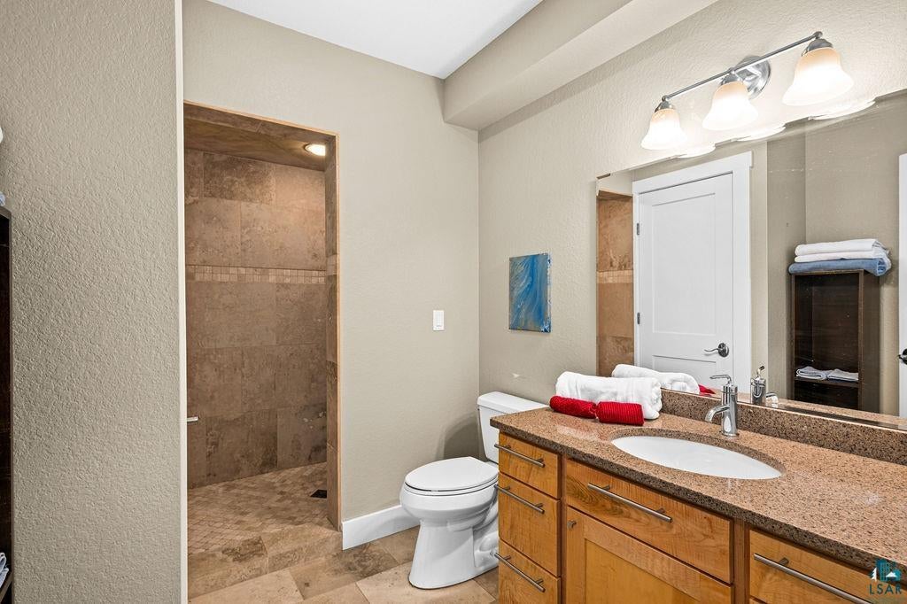 Duluth, Minnesota, 55804, United States, 5 Bedrooms Bedrooms, ,6 BathroomsBathrooms,Residential,Pending,2012810