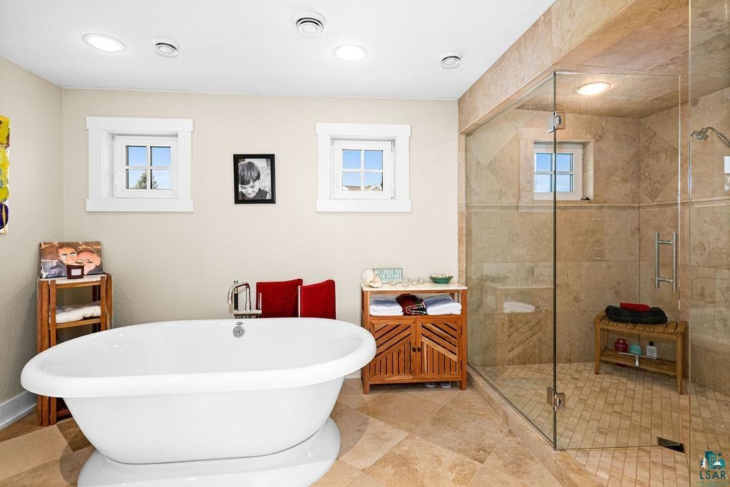 Duluth, Minnesota, 55804, United States, 5 Bedrooms Bedrooms, ,6 BathroomsBathrooms,Residential,Pending,2012810