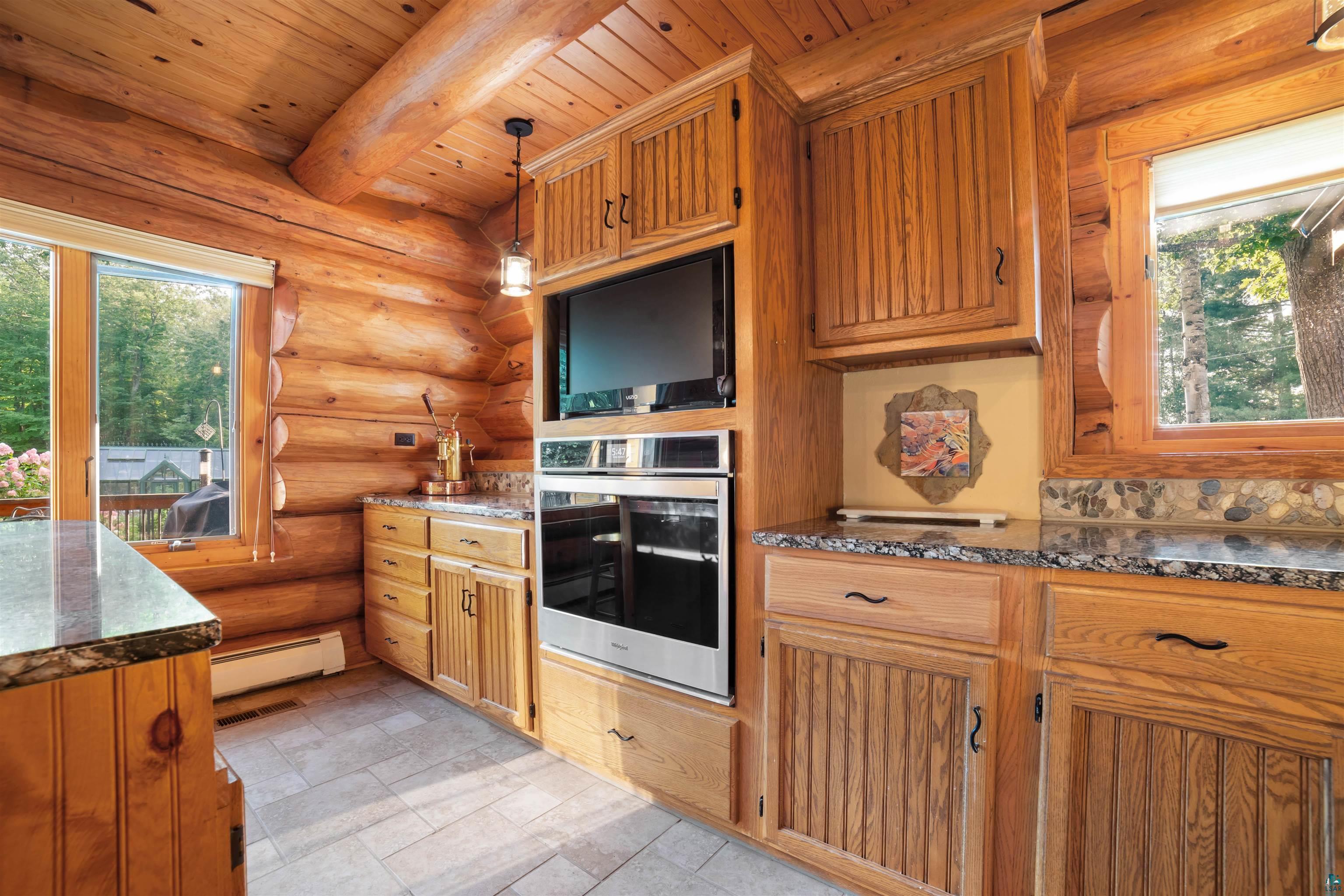 Superior, Wisconsin, 54880, United States, 3 Bedrooms Bedrooms, ,3 BathroomsBathrooms,Residential,Active,1888517