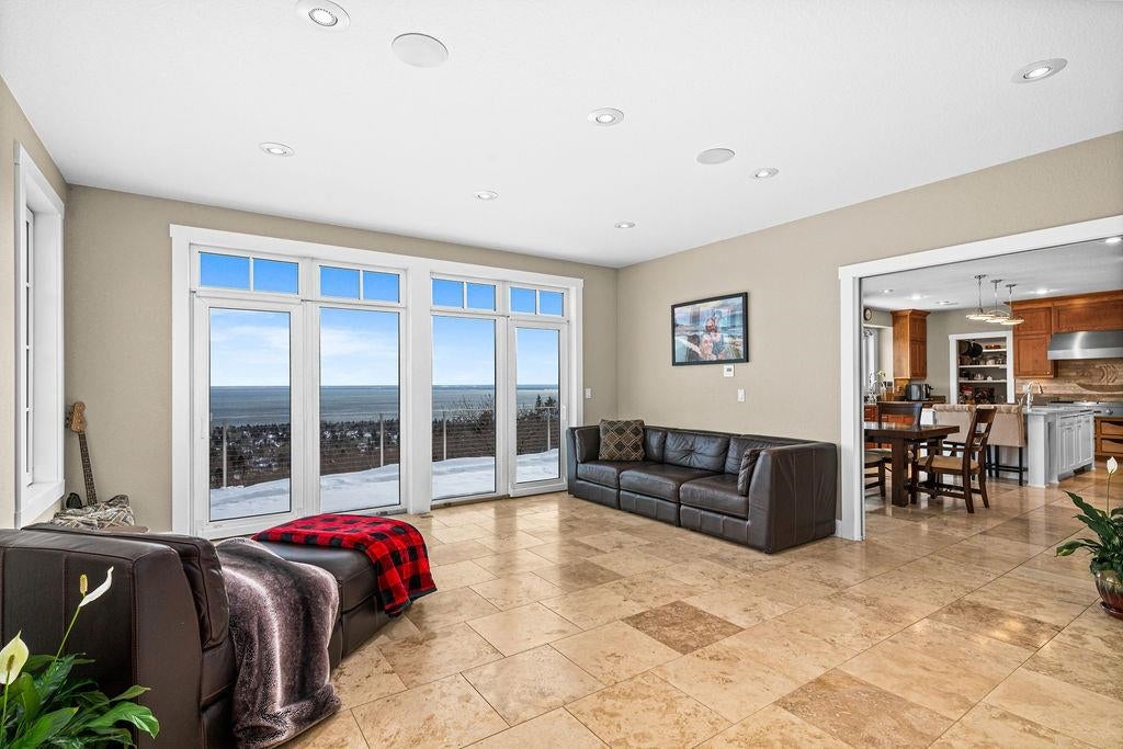 Duluth, Minnesota, 55804, United States, 5 Bedrooms Bedrooms, ,6 BathroomsBathrooms,Residential,Pending,2012810