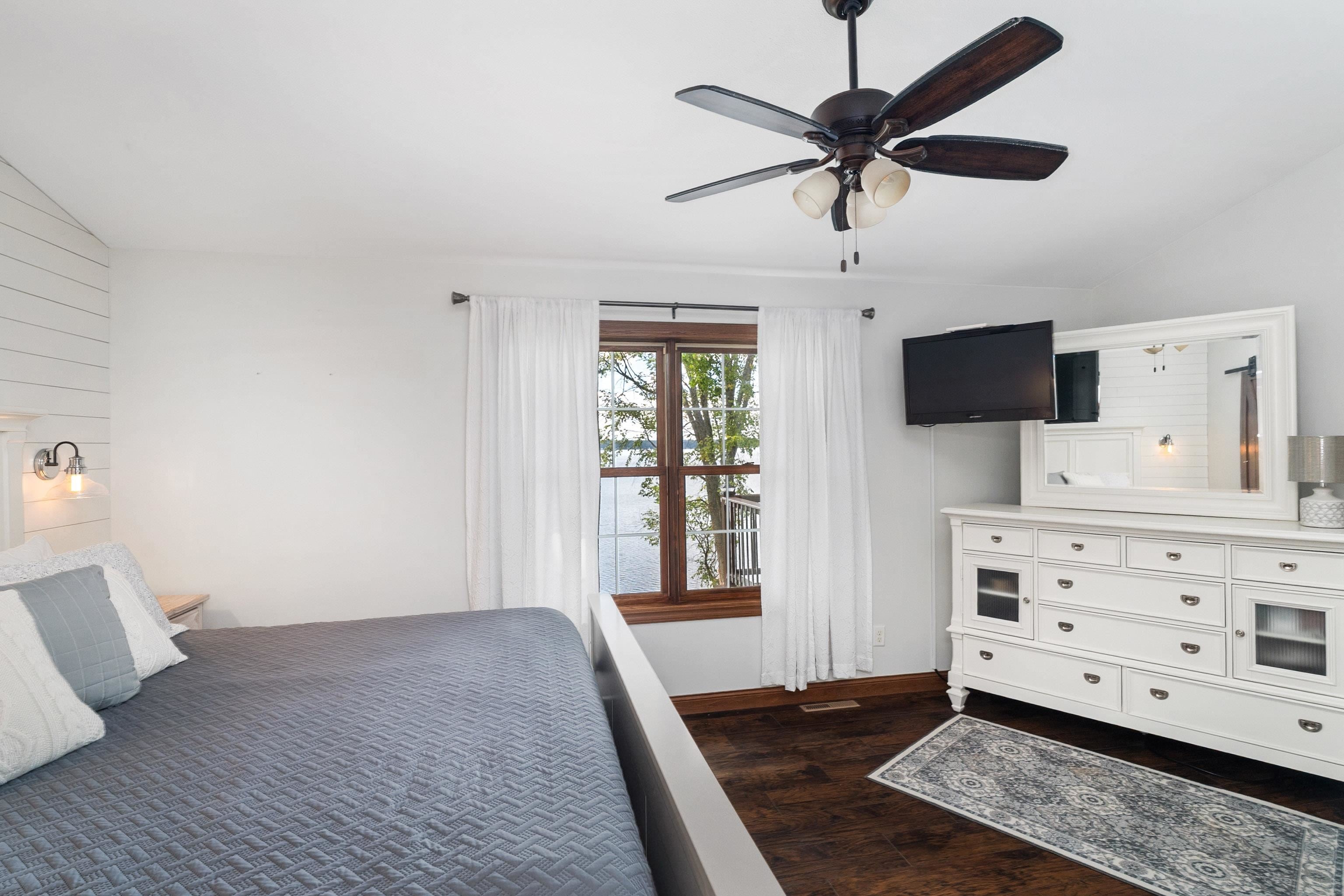 Duluth, Minnesota, 55811, United States, 3 Bedrooms Bedrooms, ,3 BathroomsBathrooms,Residential,Active,1927648
