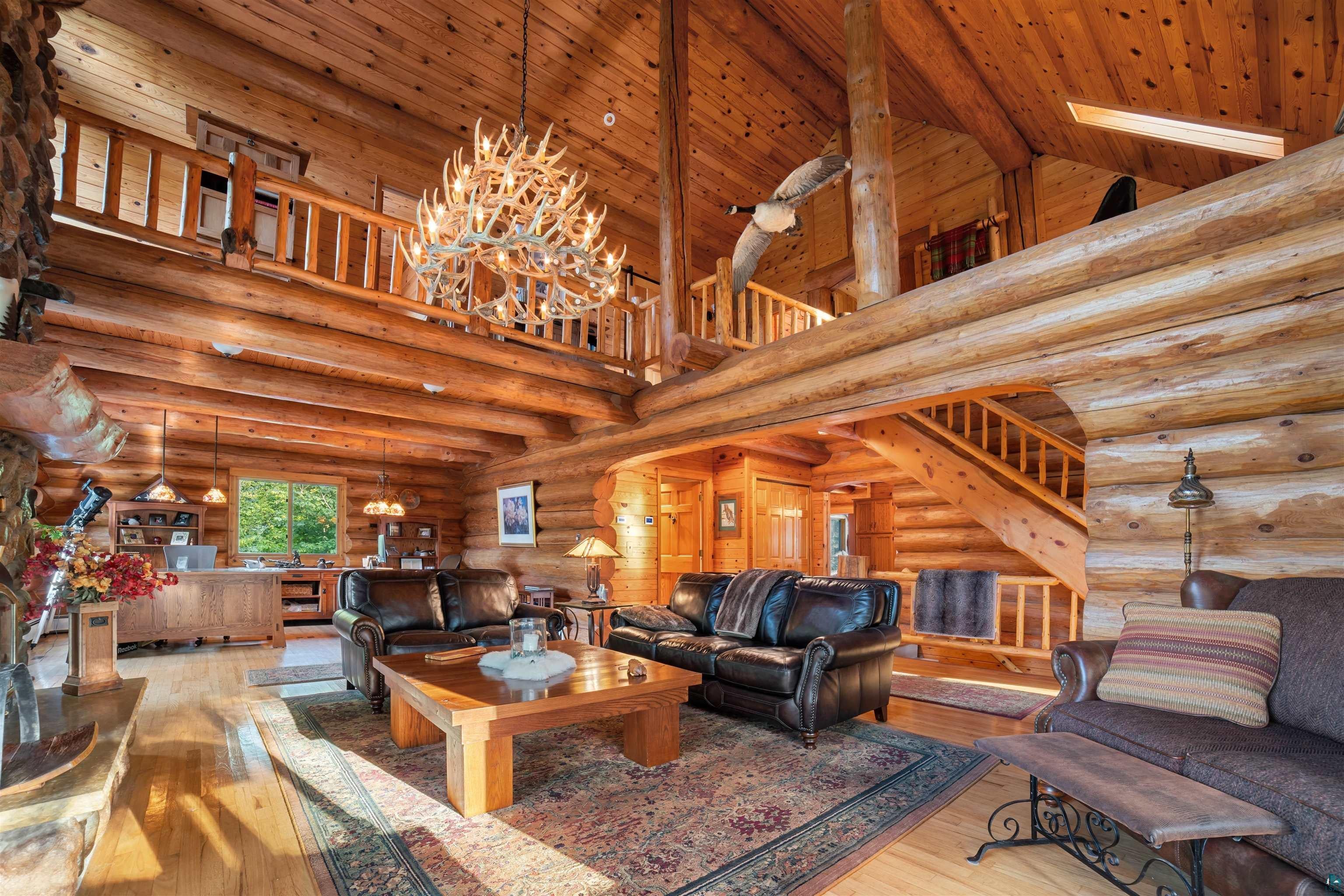 Superior, Wisconsin, 54880, United States, 3 Bedrooms Bedrooms, ,3 BathroomsBathrooms,Residential,Active,1888517