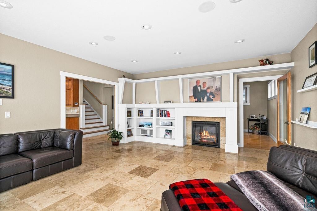 Duluth, Minnesota, 55804, United States, 5 Bedrooms Bedrooms, ,6 BathroomsBathrooms,Residential,Pending,2012810