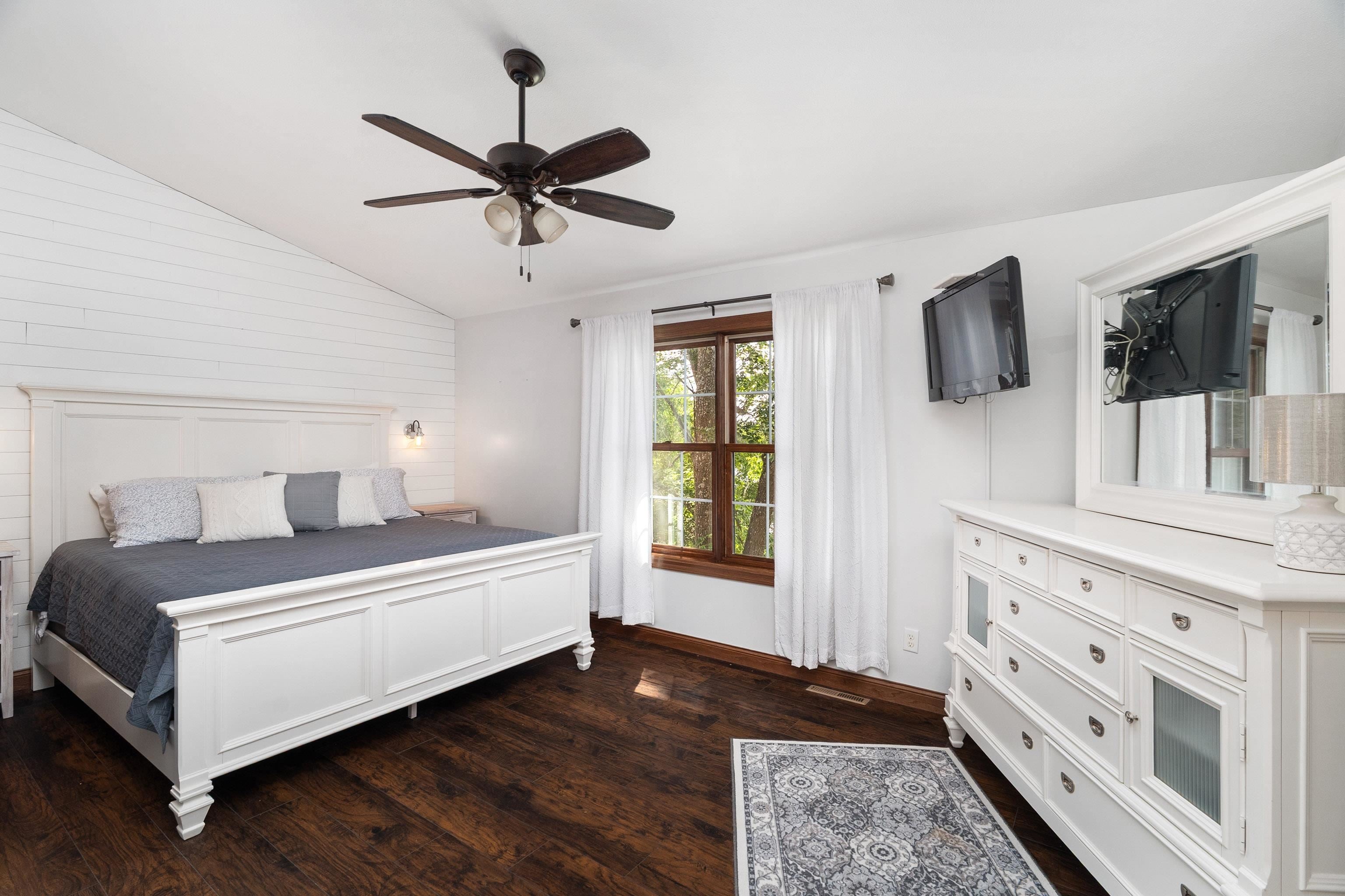 Duluth, Minnesota, 55811, United States, 3 Bedrooms Bedrooms, ,3 BathroomsBathrooms,Residential,Active,1927648
