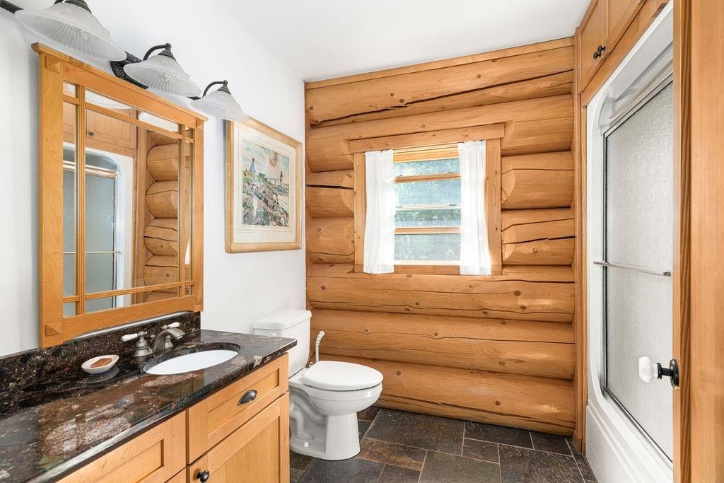 Duluth, Minnesota, 55803, United States, 3 Bedrooms Bedrooms, ,3 BathroomsBathrooms,Residential,Active,1828692