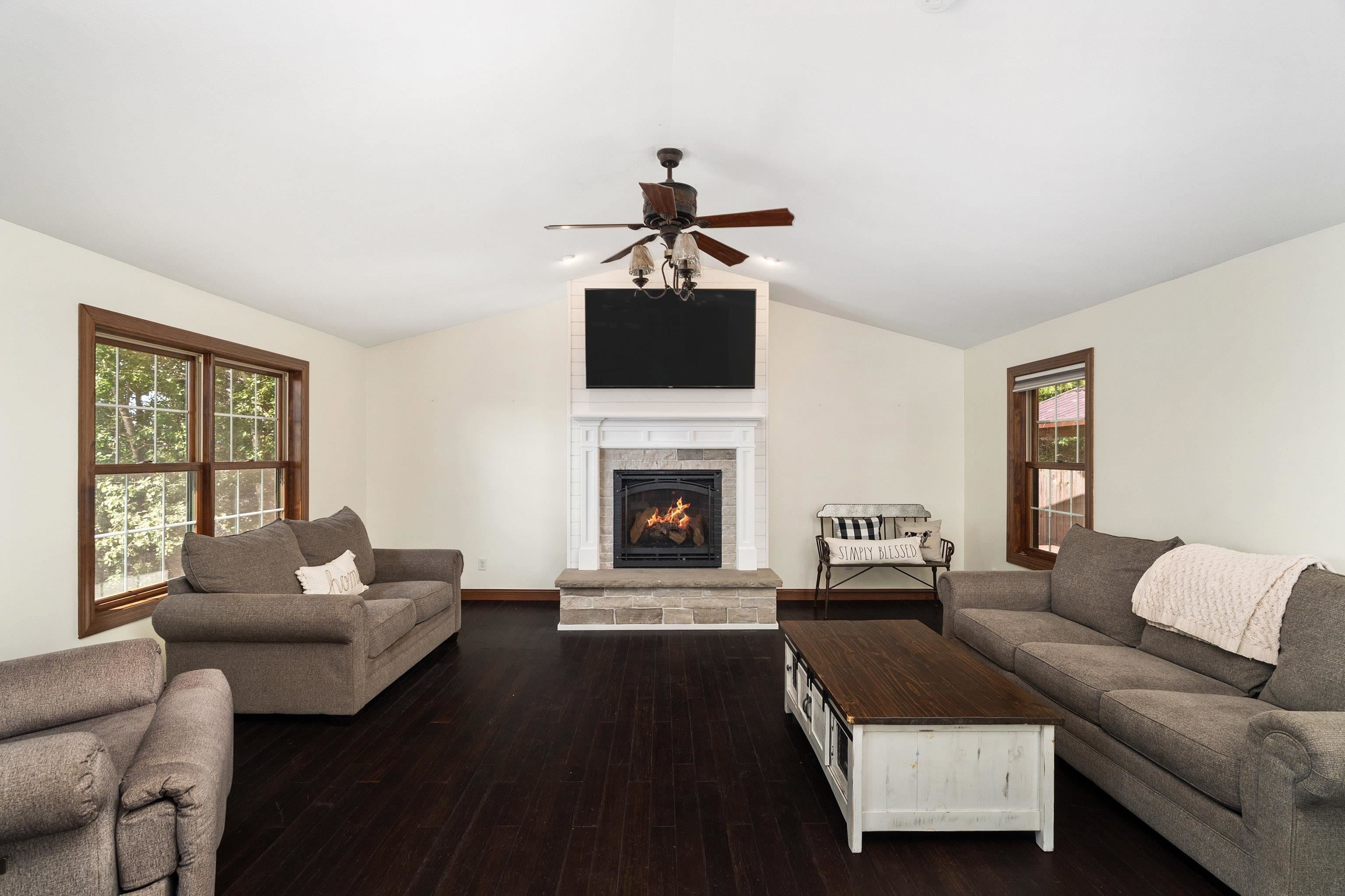 Duluth, Minnesota, 55811, United States, 3 Bedrooms Bedrooms, ,3 BathroomsBathrooms,Residential,Active,1927648