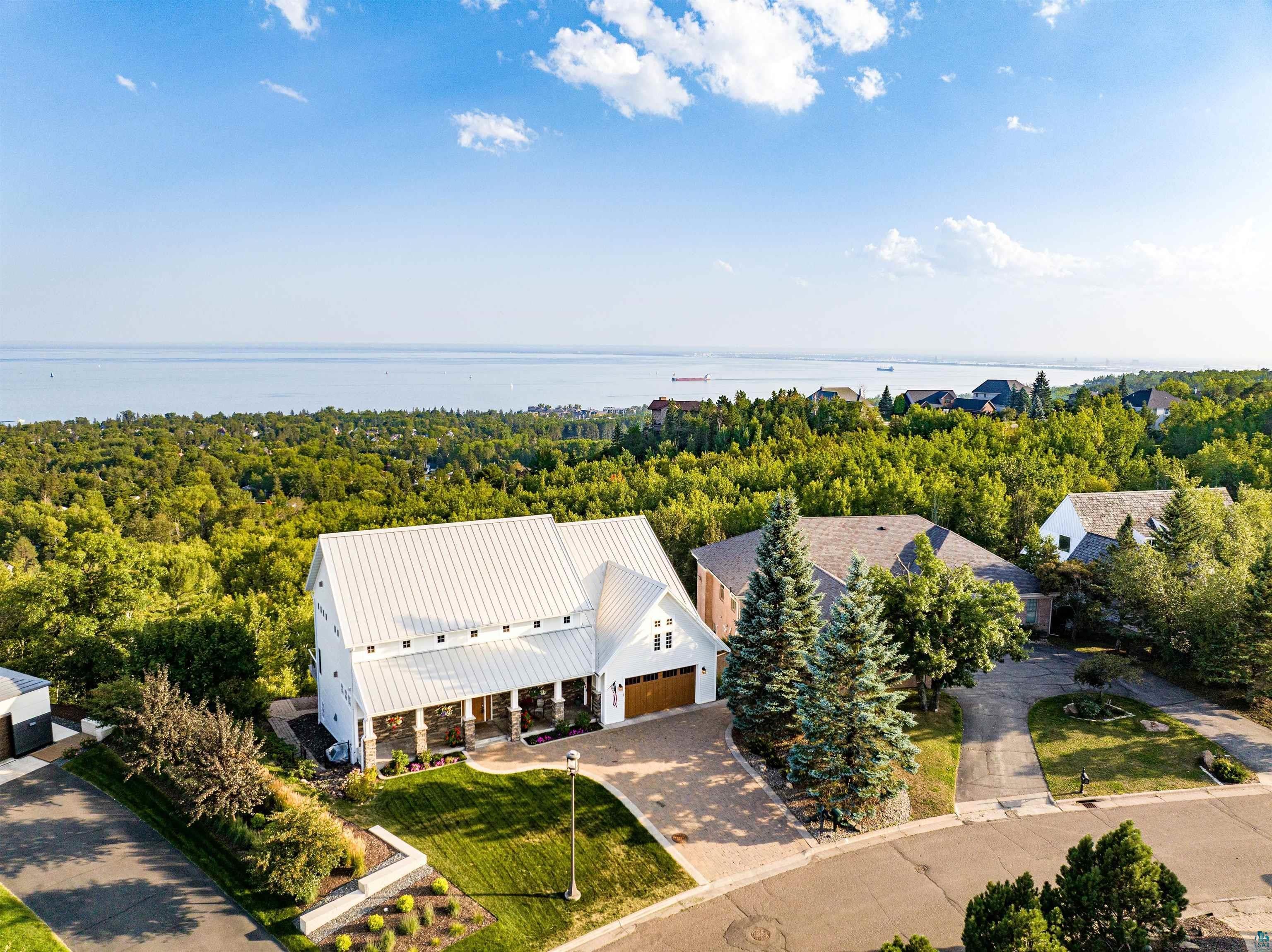 Duluth, Minnesota, 55804, United States, 5 Bedrooms Bedrooms, ,6 BathroomsBathrooms,Residential,Pending,2012810