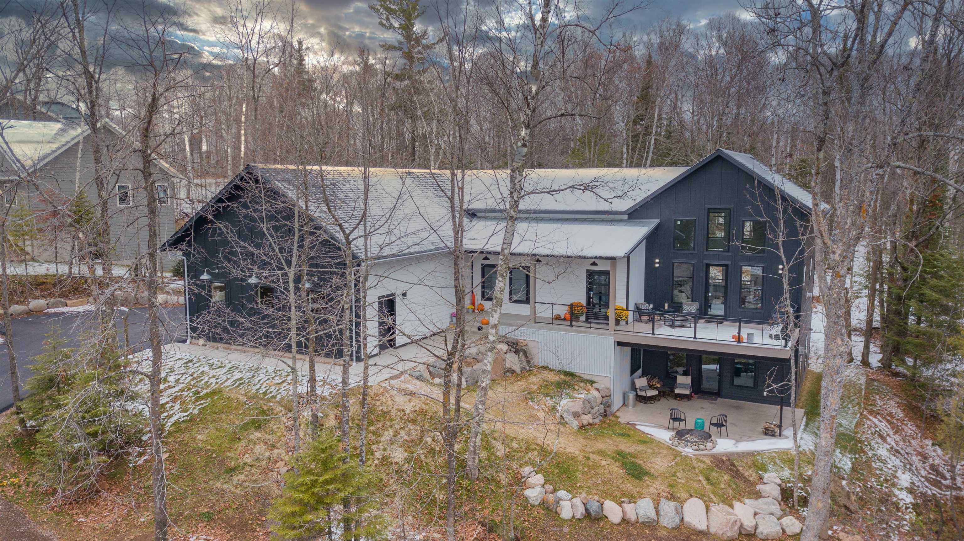 Duluth, Minnesota, 55811, United States, 3 Bedrooms Bedrooms, ,3 BathroomsBathrooms,Residential,Active,1963424