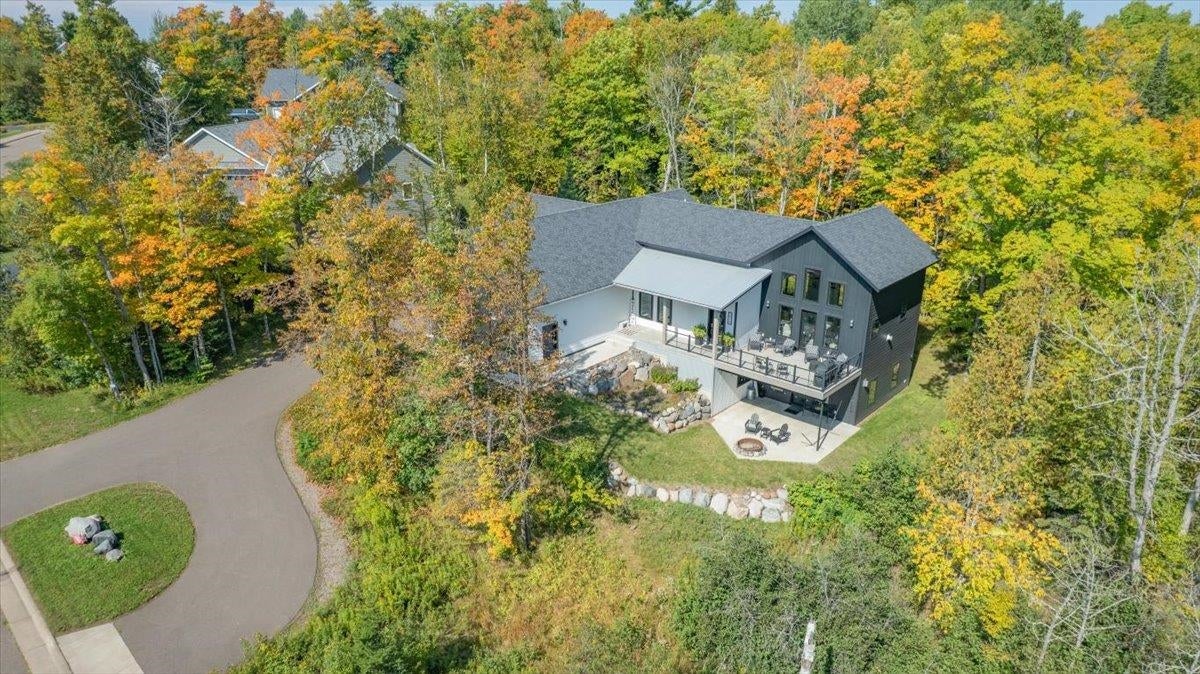 Duluth, Minnesota, 55811, United States, 3 Bedrooms Bedrooms, ,3 BathroomsBathrooms,Residential,Active,1963424