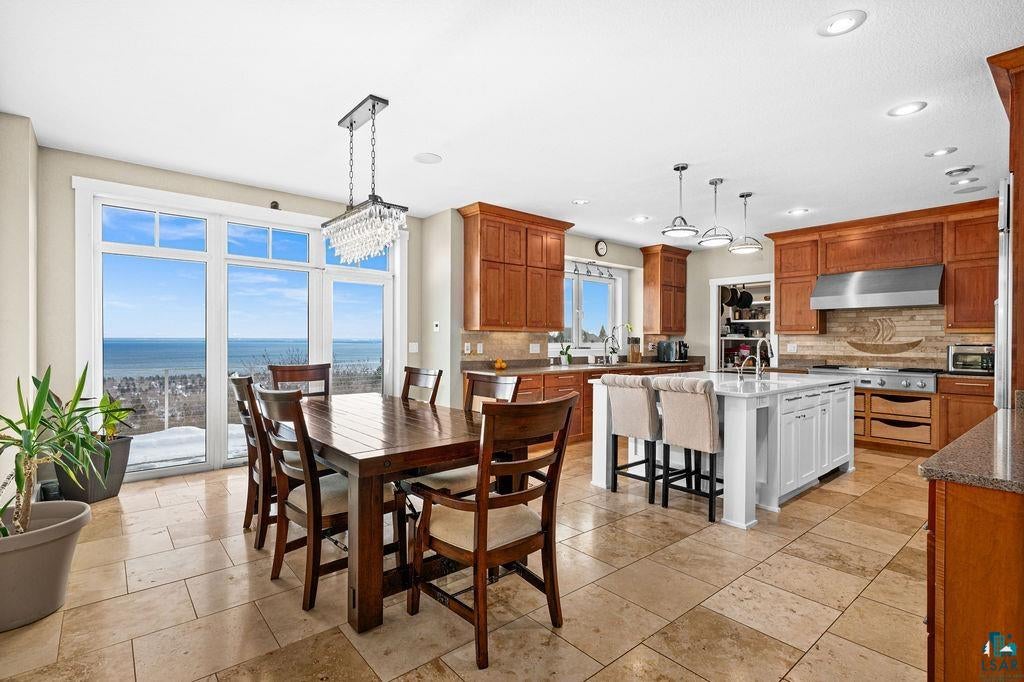 Duluth, Minnesota, 55804, United States, 5 Bedrooms Bedrooms, ,6 BathroomsBathrooms,Residential,Pending,2012810