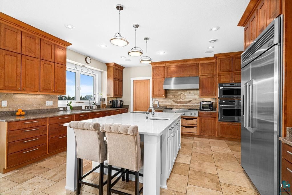 Duluth, Minnesota, 55804, United States, 5 Bedrooms Bedrooms, ,6 BathroomsBathrooms,Residential,Pending,2012810