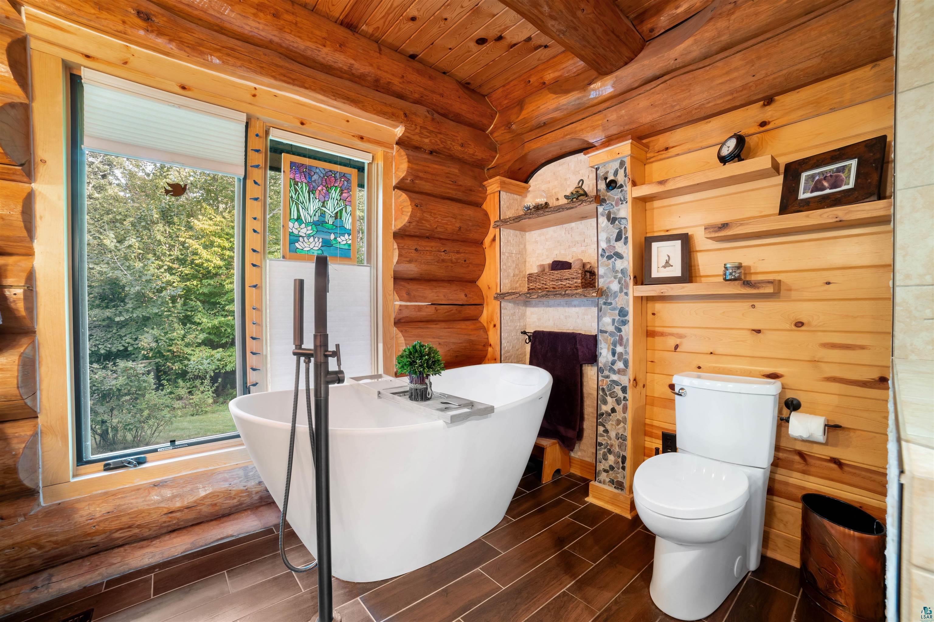 Superior, Wisconsin, 54880, United States, 3 Bedrooms Bedrooms, ,3 BathroomsBathrooms,Residential,Active,1888517