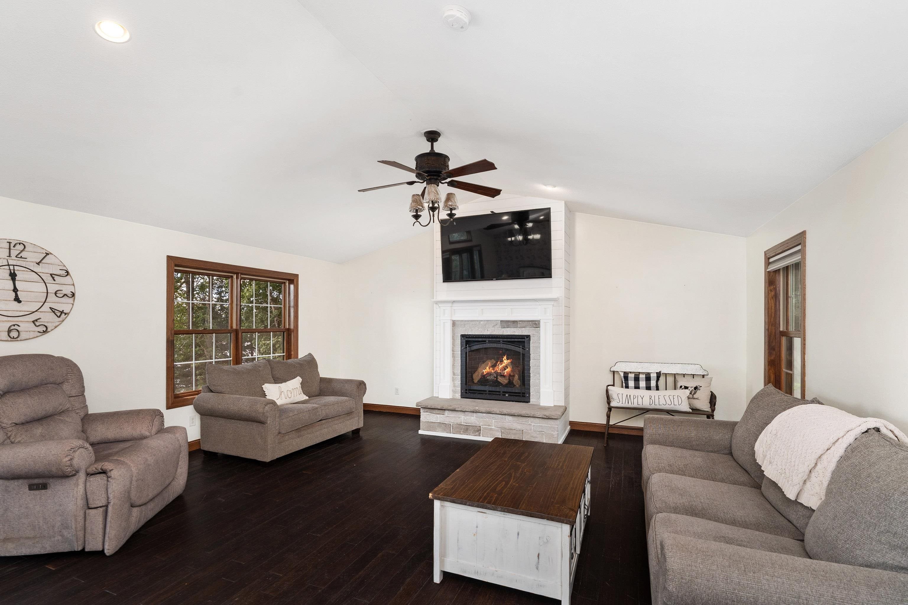 Duluth, Minnesota, 55811, United States, 3 Bedrooms Bedrooms, ,3 BathroomsBathrooms,Residential,Active,1927648