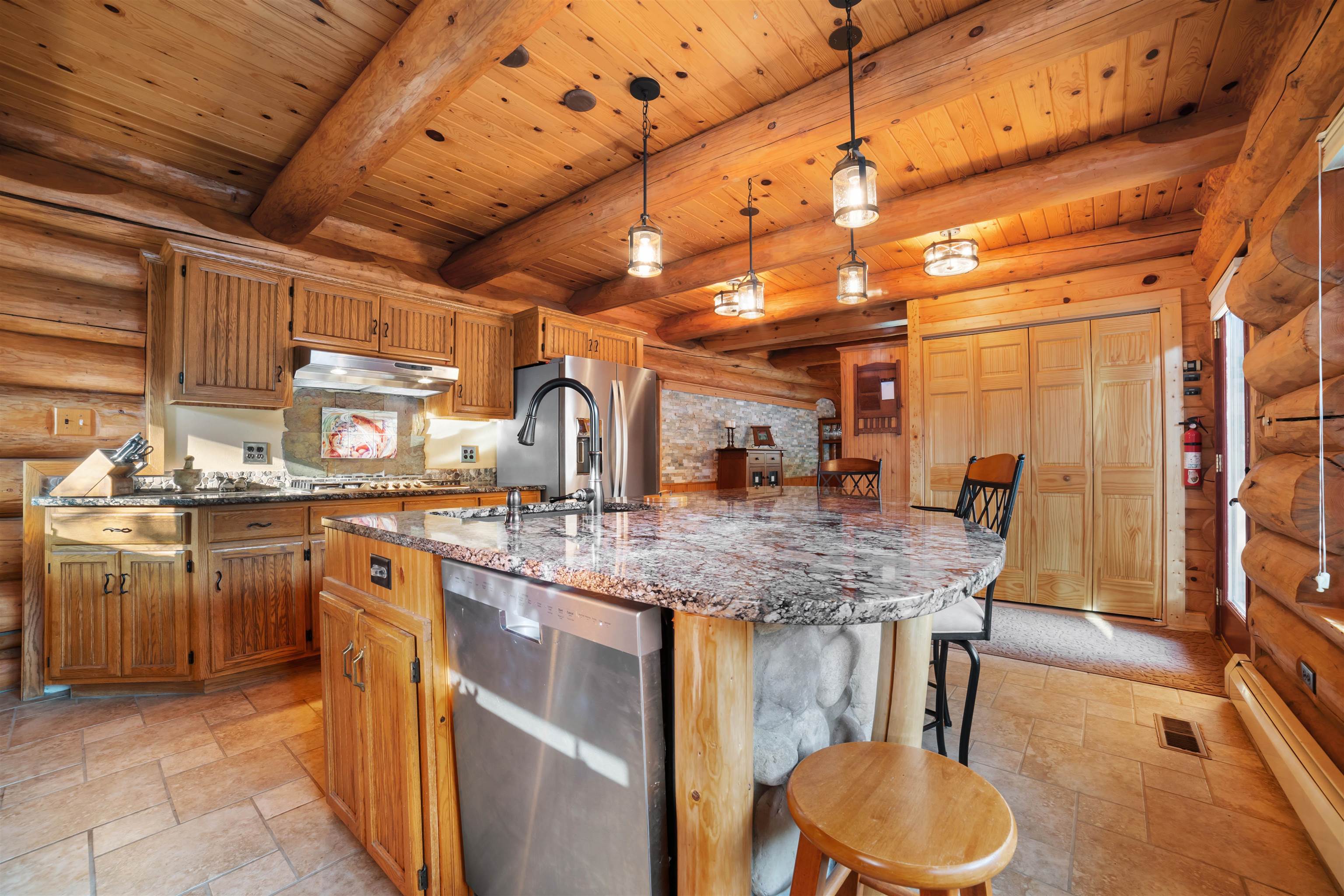 Superior, Wisconsin, 54880, United States, 3 Bedrooms Bedrooms, ,3 BathroomsBathrooms,Residential,Active,1888517