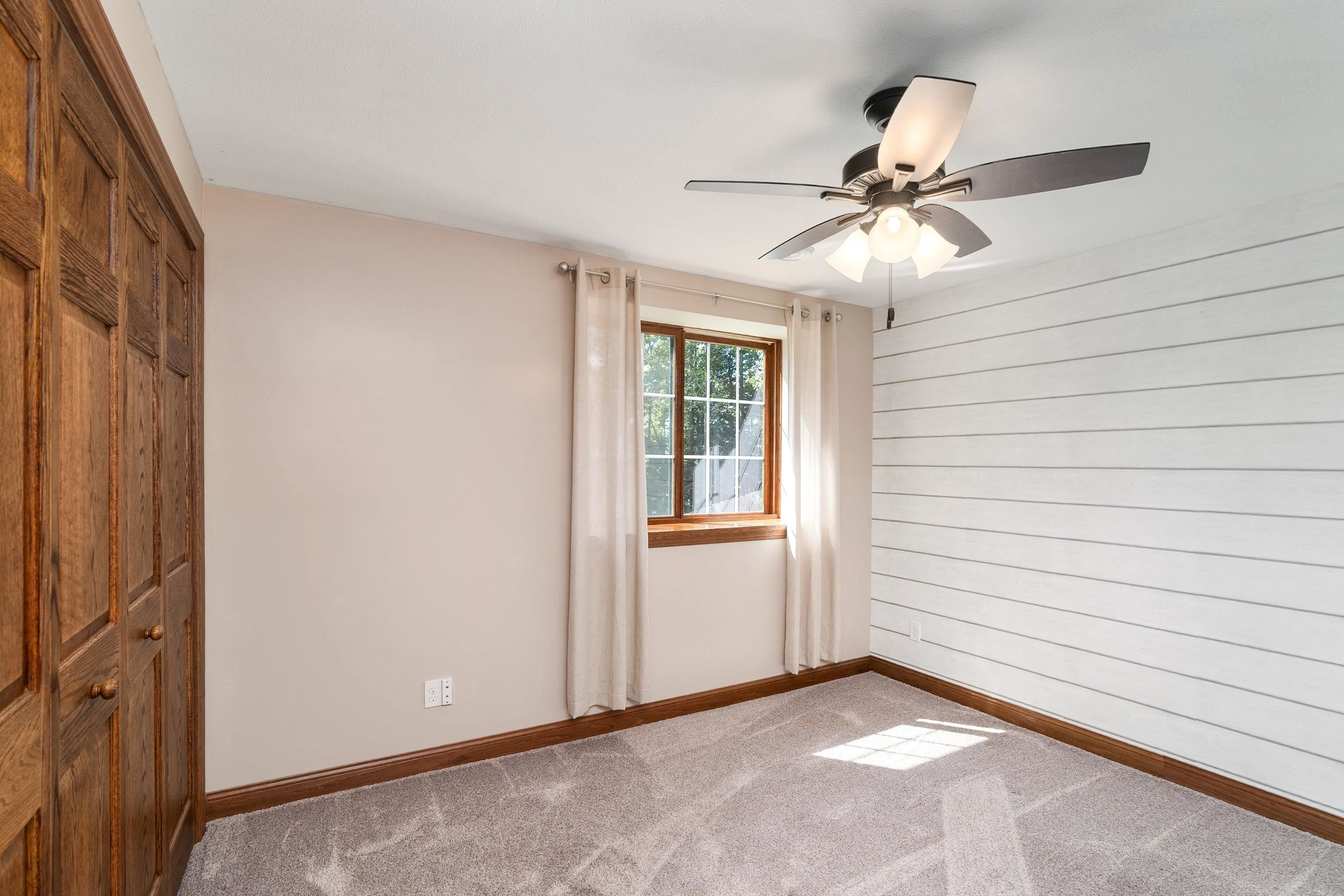 Duluth, Minnesota, 55811, United States, 3 Bedrooms Bedrooms, ,3 BathroomsBathrooms,Residential,Active,1927648