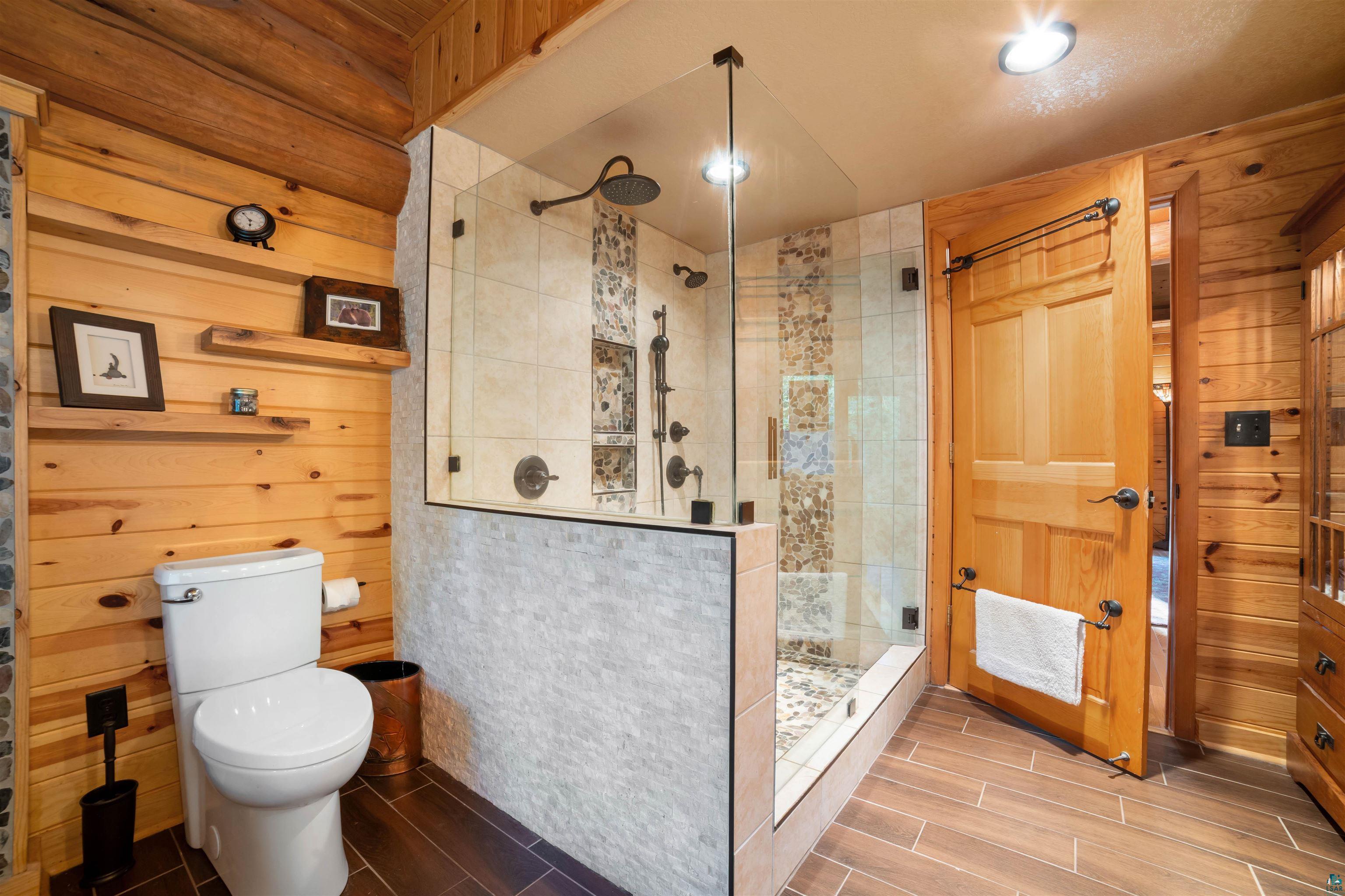 Superior, Wisconsin, 54880, United States, 3 Bedrooms Bedrooms, ,3 BathroomsBathrooms,Residential,Active,1888517