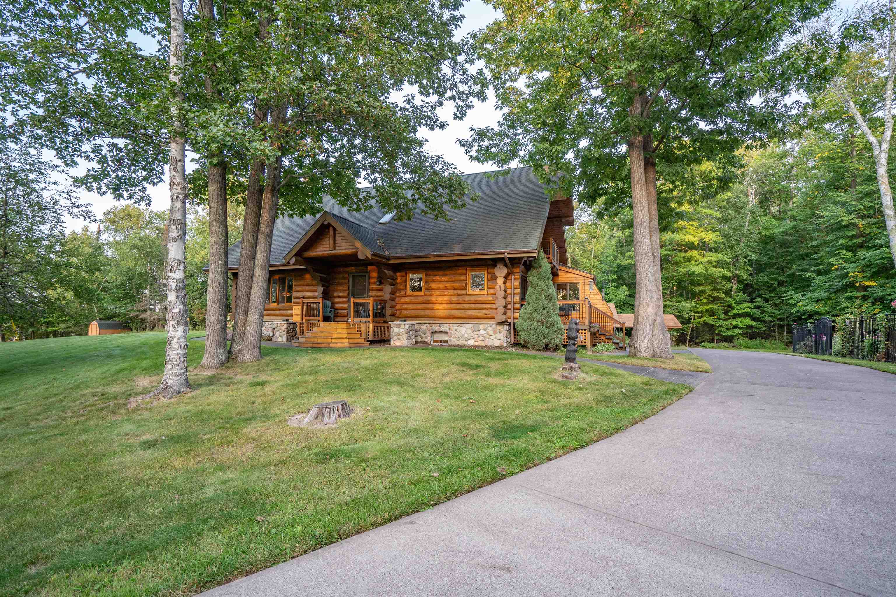 Superior, Wisconsin, 54880, United States, 3 Bedrooms Bedrooms, ,3 BathroomsBathrooms,Residential,Active,1888517