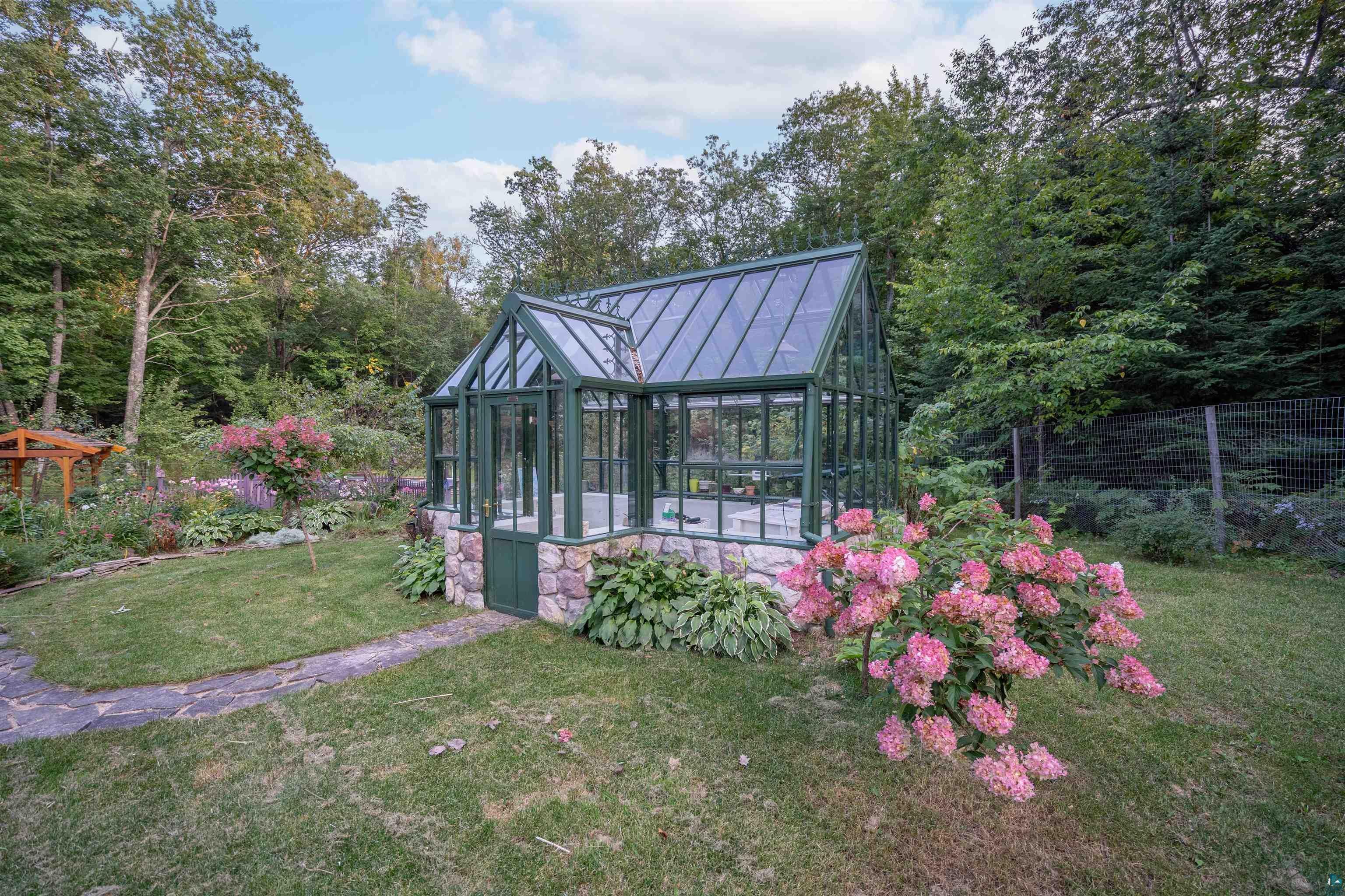 Superior, Wisconsin, 54880, United States, 3 Bedrooms Bedrooms, ,3 BathroomsBathrooms,Residential,Active,1888517
