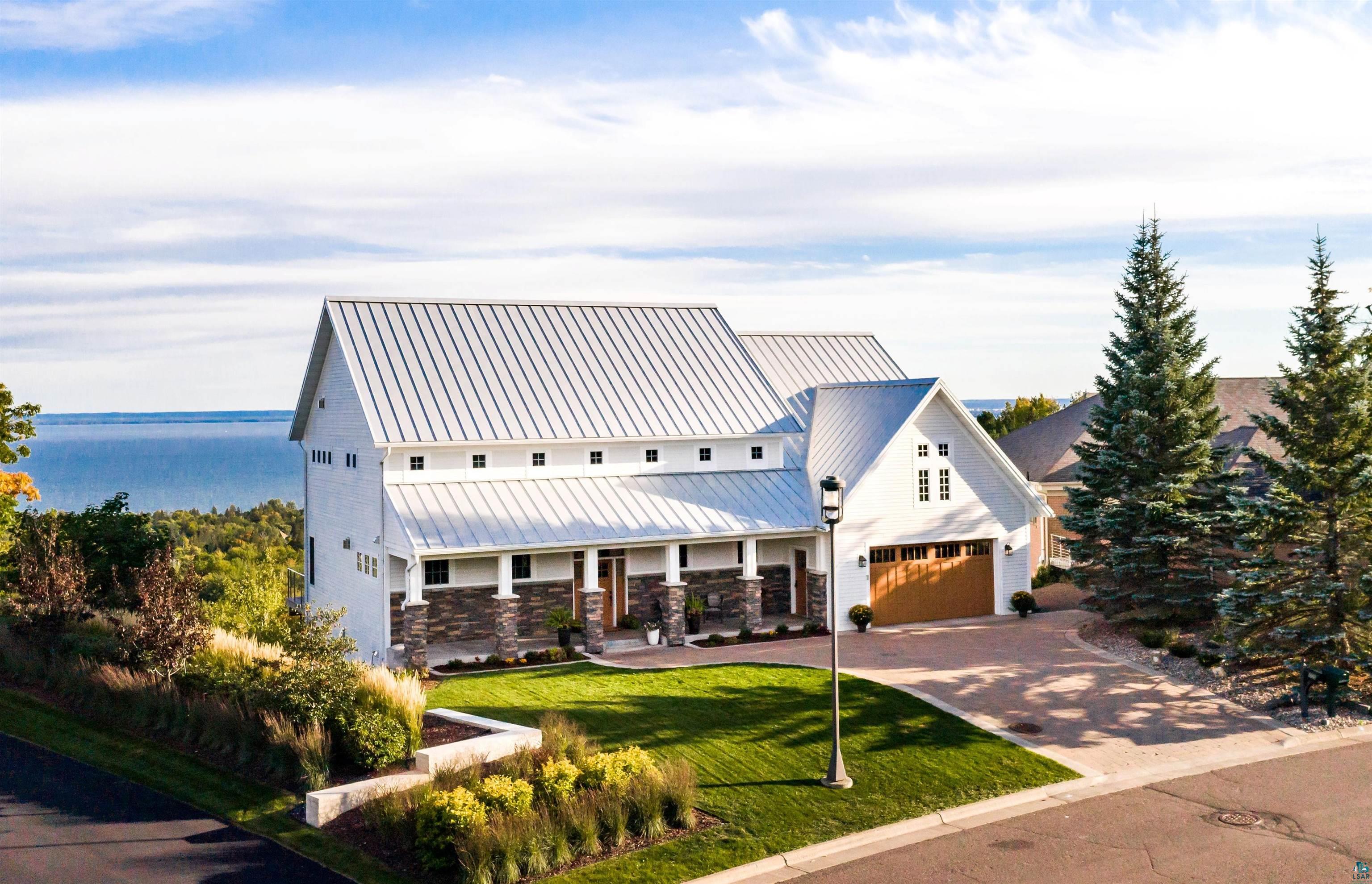 Duluth, Minnesota, 55804, United States, 5 Bedrooms Bedrooms, ,6 BathroomsBathrooms,Residential,Pending,2012810