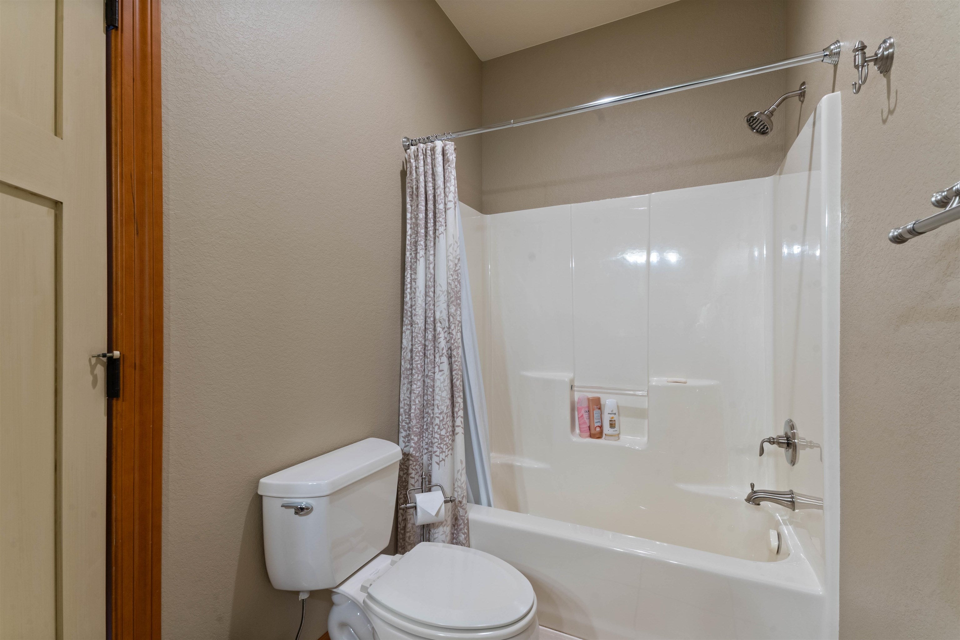 Duluth, Minnesota, 55811, United States, 4 Bedrooms Bedrooms, ,4 BathroomsBathrooms,Residential,Active,1936431