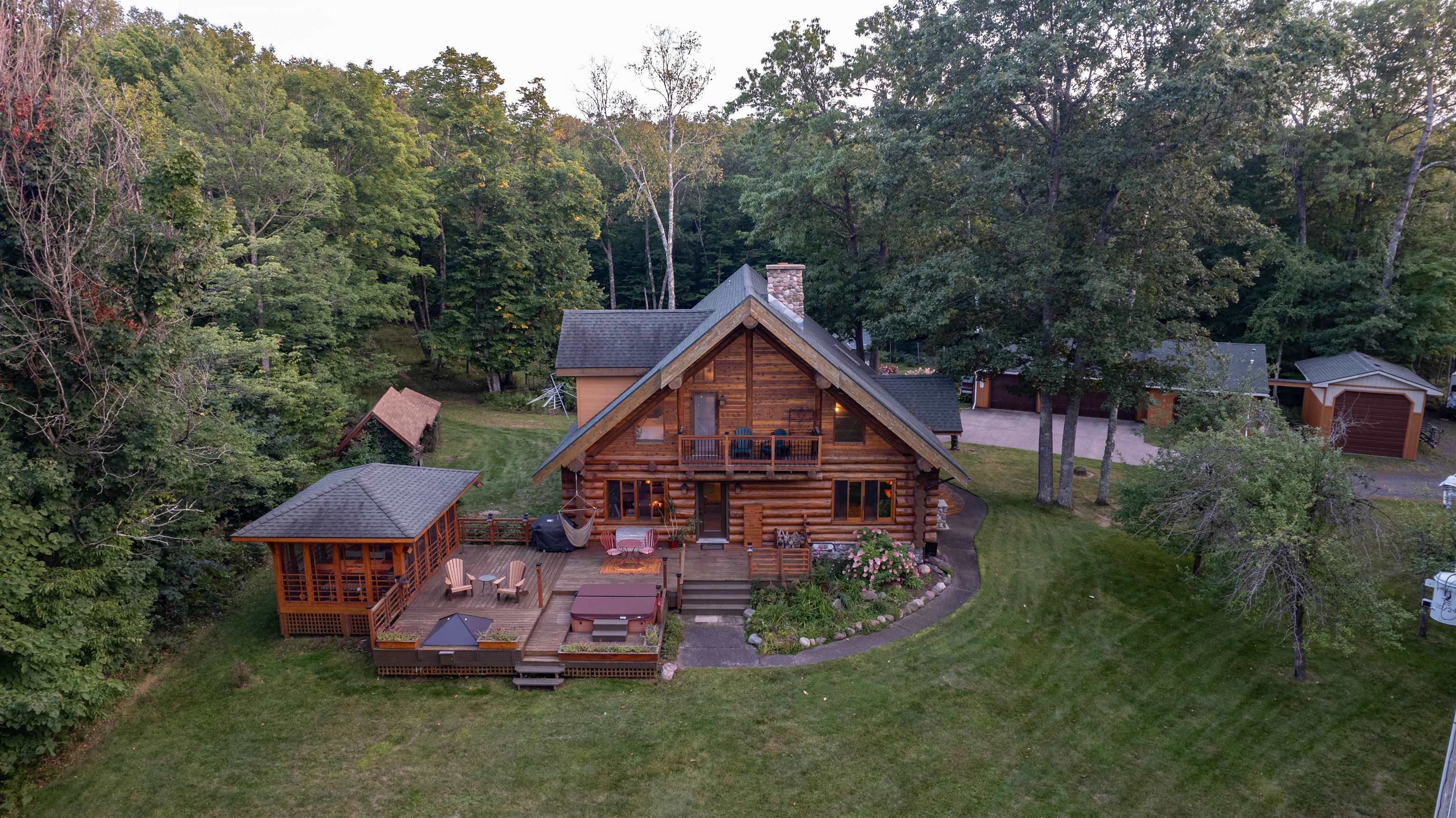 Superior, Wisconsin, 54880, United States, 3 Bedrooms Bedrooms, ,3 BathroomsBathrooms,Residential,Active,1888517