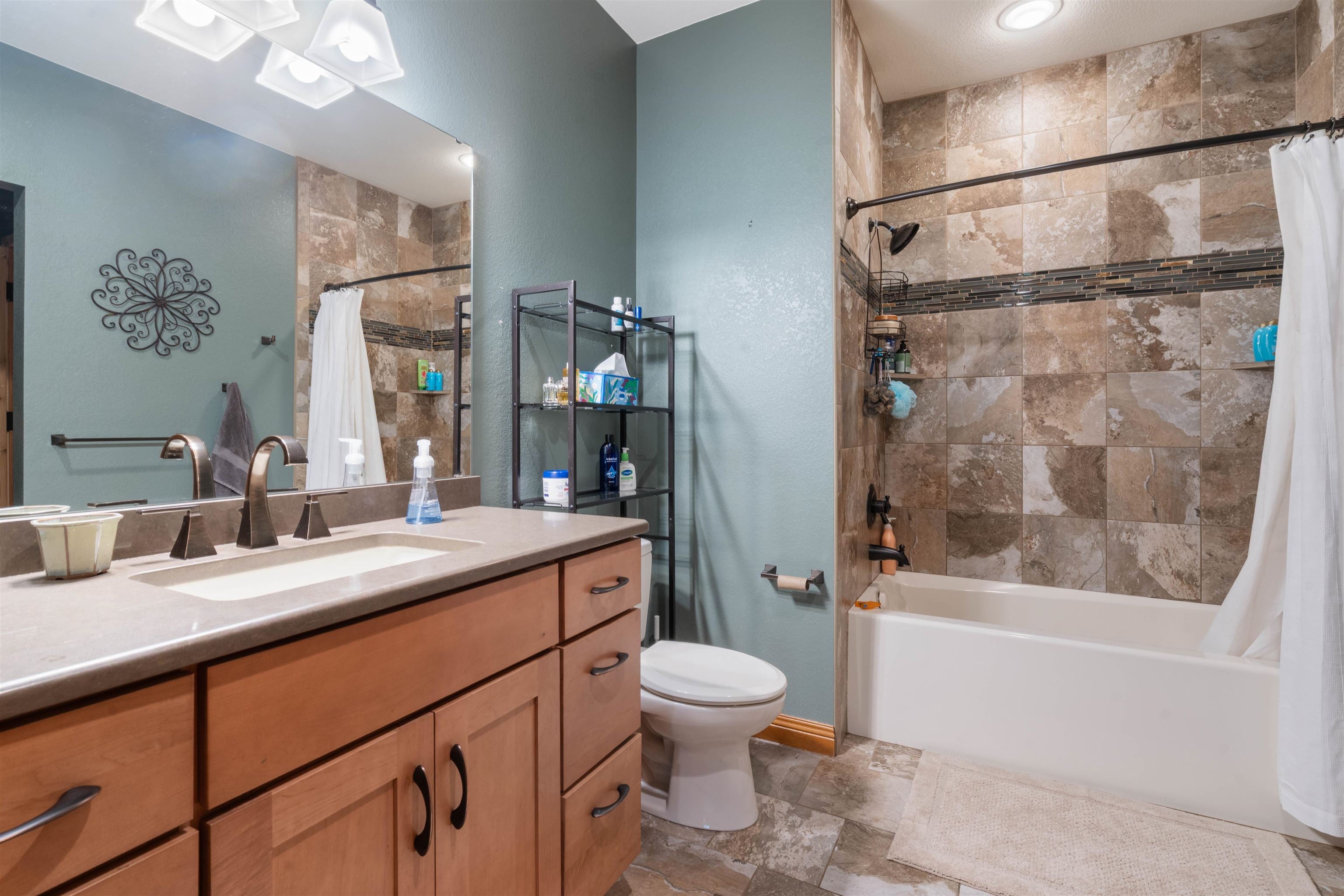 Duluth, Minnesota, 55811, United States, 4 Bedrooms Bedrooms, ,4 BathroomsBathrooms,Residential,Active,1936431