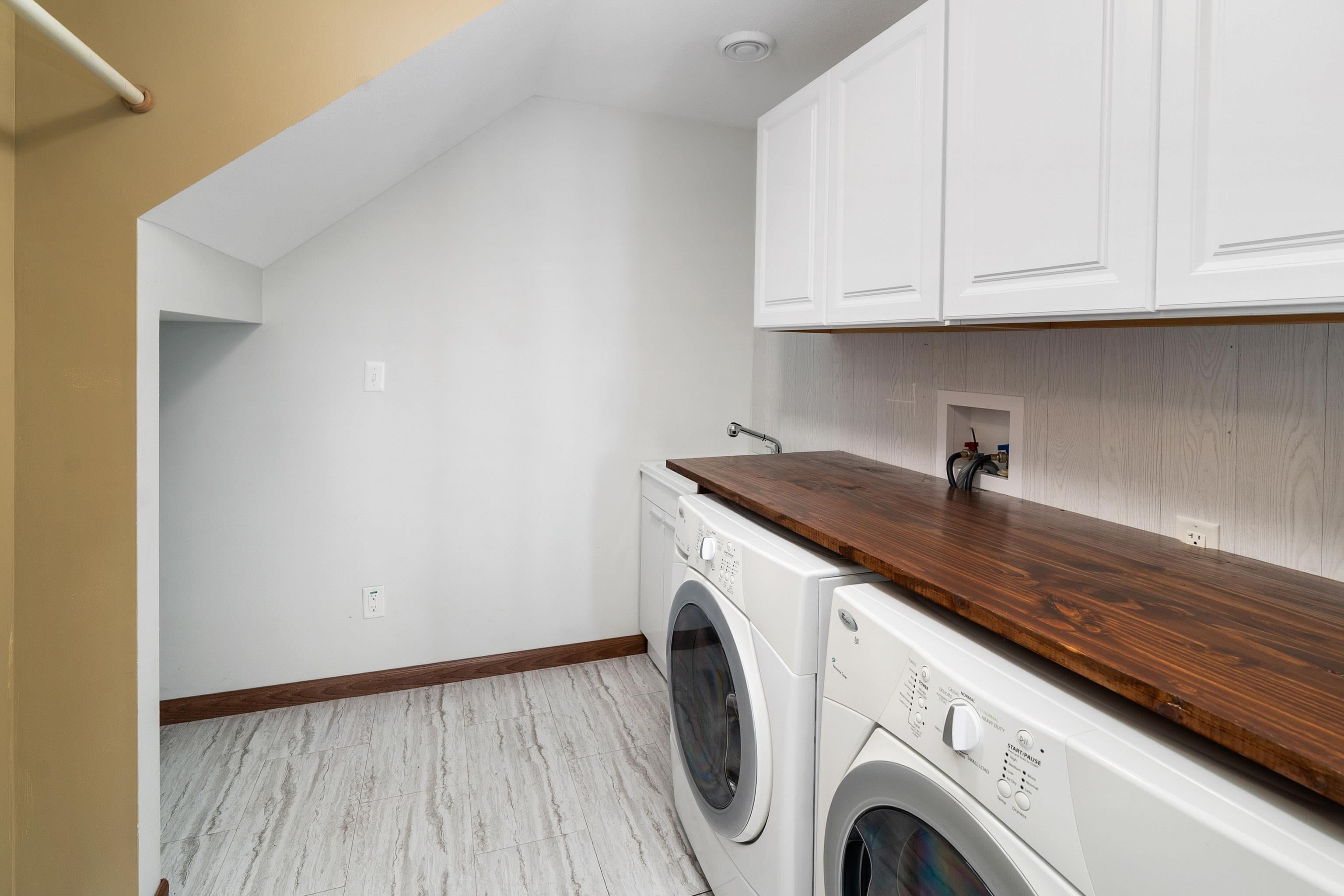 Duluth, Minnesota, 55811, United States, 3 Bedrooms Bedrooms, ,3 BathroomsBathrooms,Residential,Active,1927648
