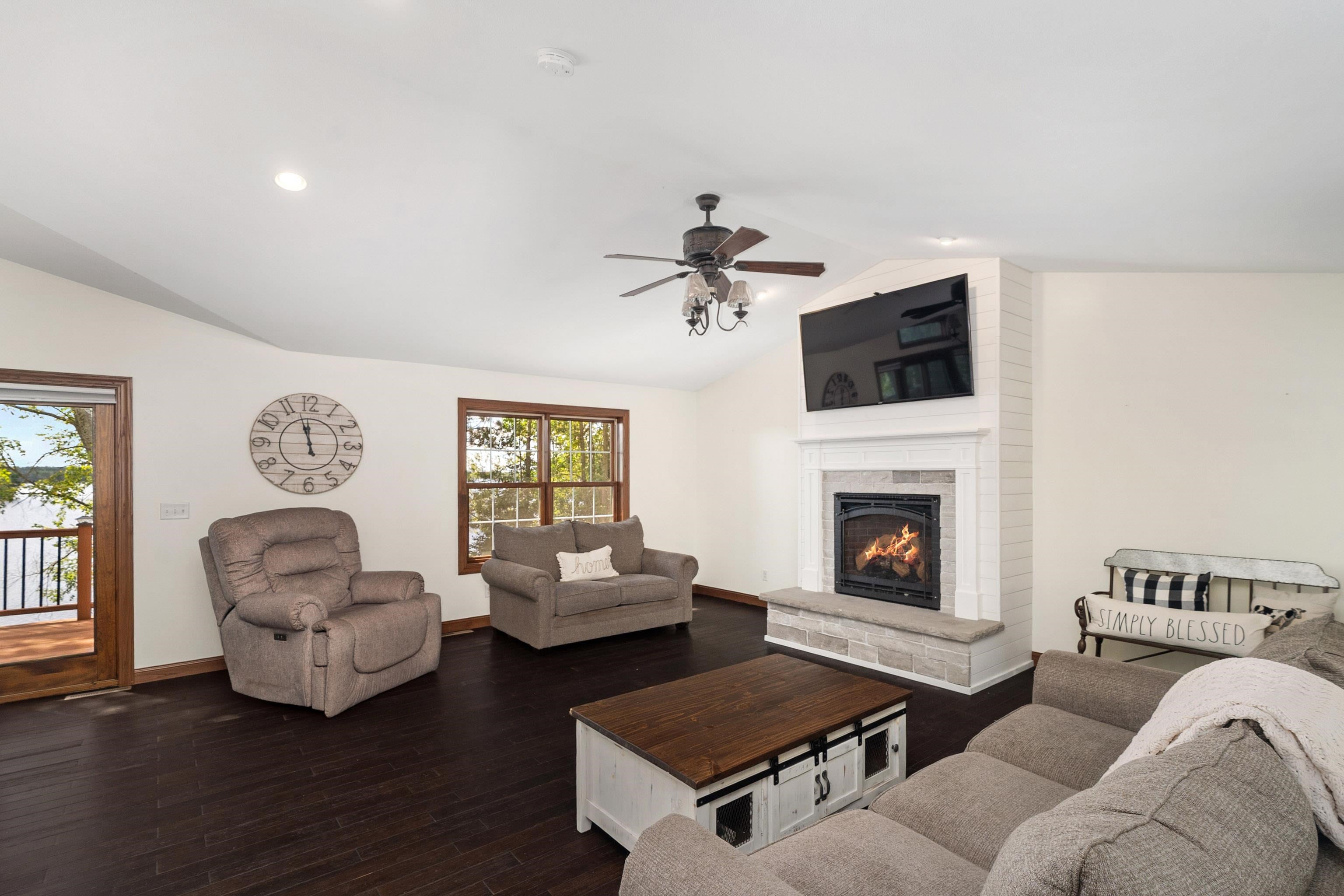 Duluth, Minnesota, 55811, United States, 3 Bedrooms Bedrooms, ,3 BathroomsBathrooms,Residential,Active,1927648