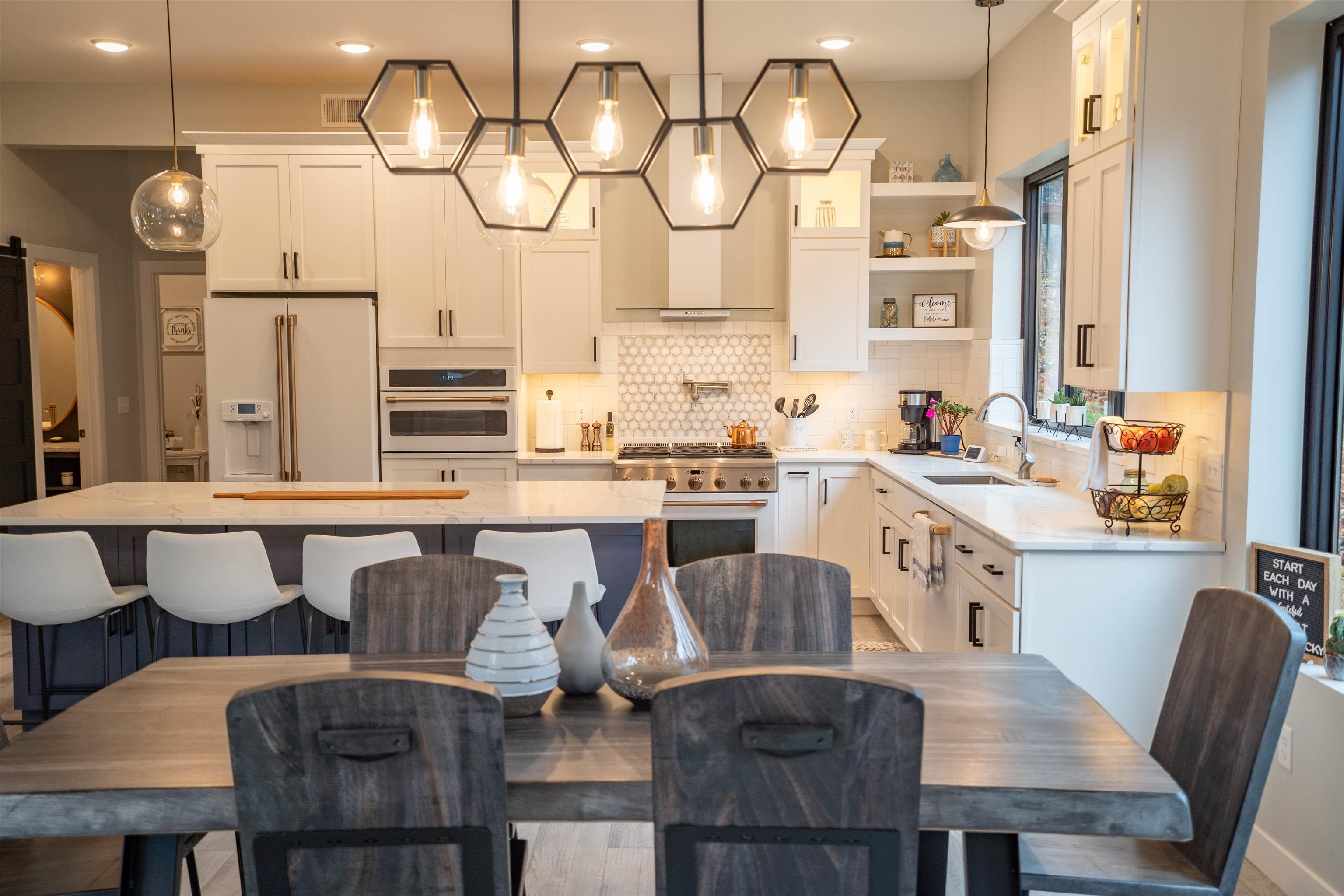 Duluth, Minnesota, 55811, United States, 3 Bedrooms Bedrooms, ,3 BathroomsBathrooms,Residential,Active,1963424