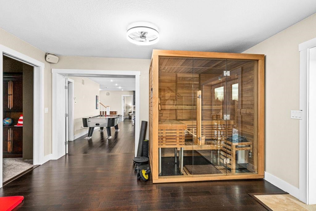 Duluth, Minnesota, 55804, United States, 5 Bedrooms Bedrooms, ,6 BathroomsBathrooms,Residential,Pending,2012810