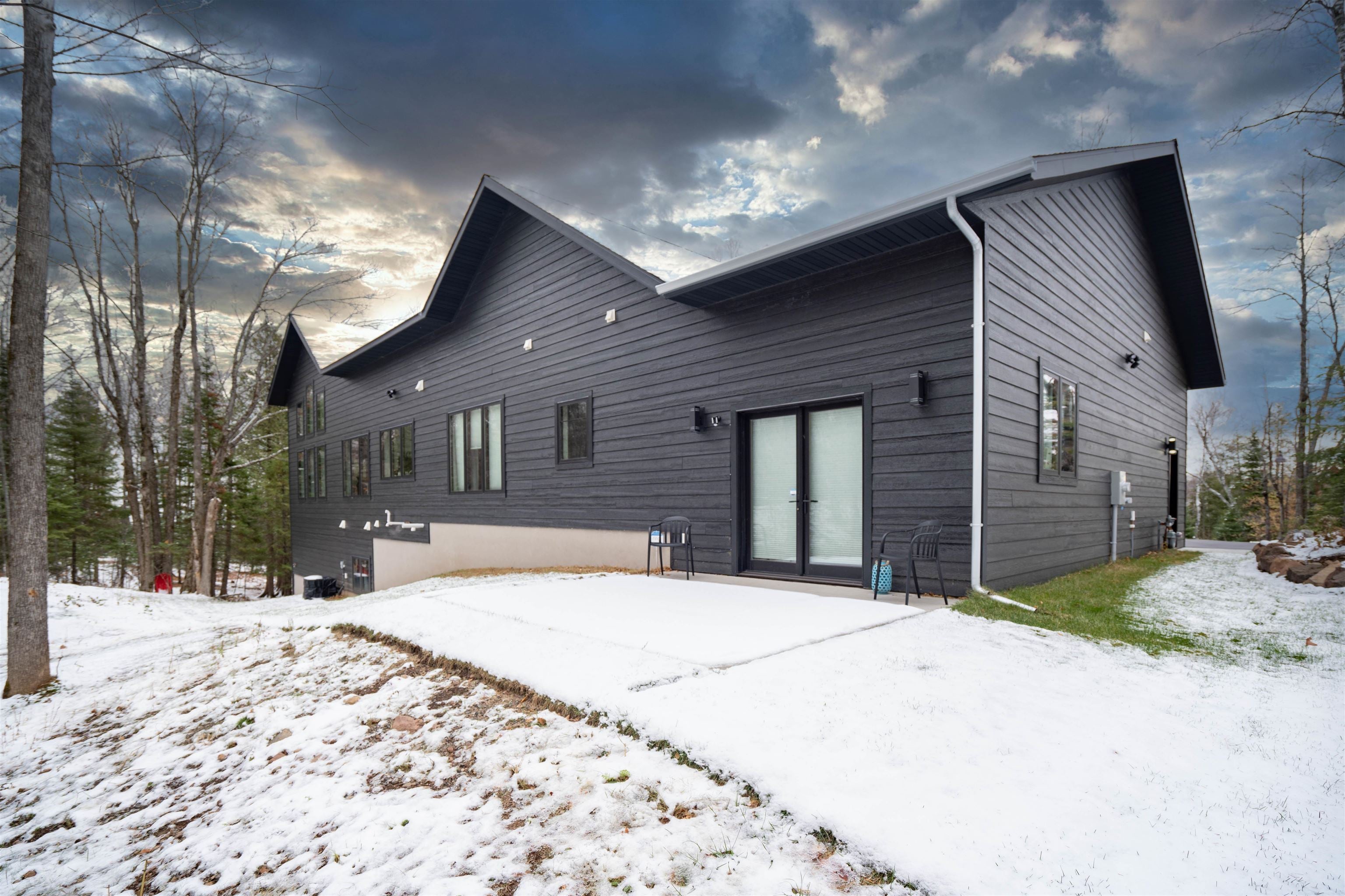 Duluth, Minnesota, 55811, United States, 3 Bedrooms Bedrooms, ,3 BathroomsBathrooms,Residential,Active,1963424