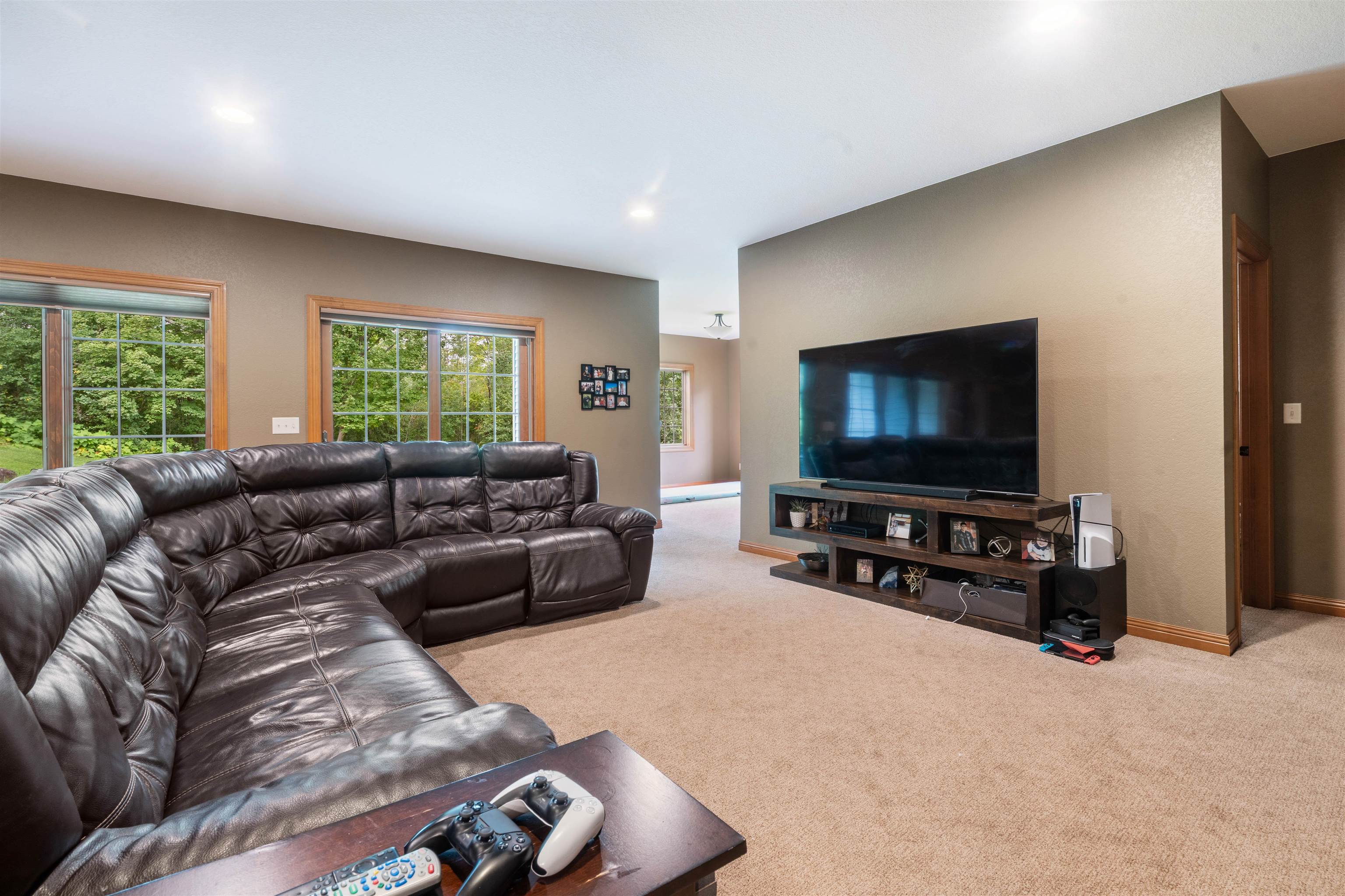 Duluth, Minnesota, 55811, United States, 4 Bedrooms Bedrooms, ,4 BathroomsBathrooms,Residential,Active,1936431