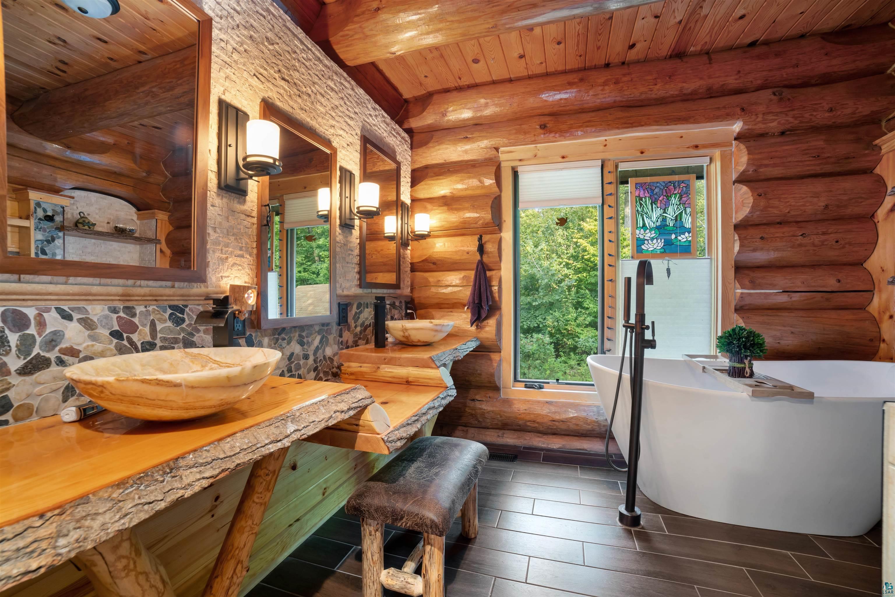 Superior, Wisconsin, 54880, United States, 3 Bedrooms Bedrooms, ,3 BathroomsBathrooms,Residential,Active,1888517