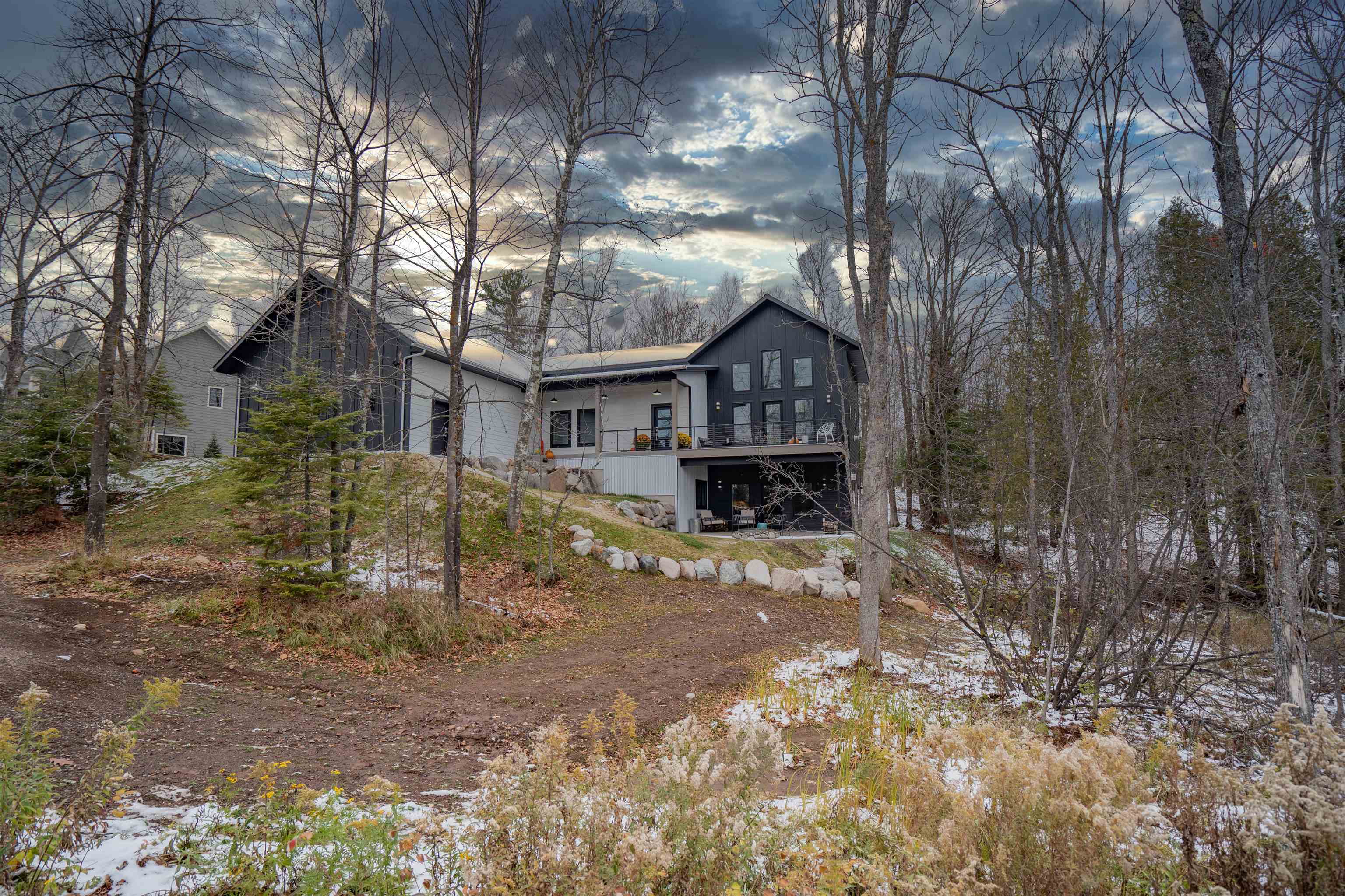 Duluth, Minnesota, 55811, United States, 3 Bedrooms Bedrooms, ,3 BathroomsBathrooms,Residential,Active,1963424