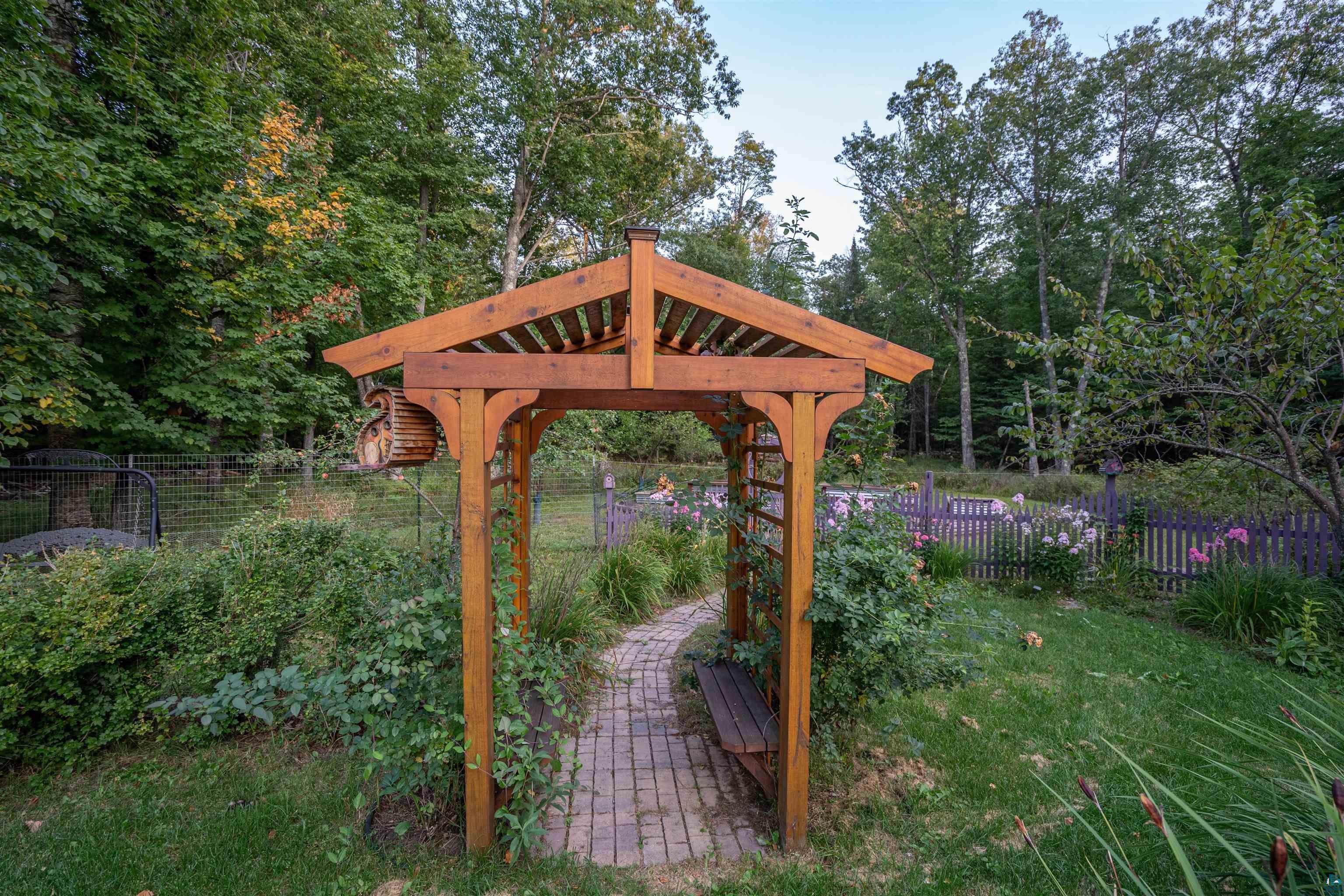 Superior, Wisconsin, 54880, United States, 3 Bedrooms Bedrooms, ,3 BathroomsBathrooms,Residential,Active,1888517