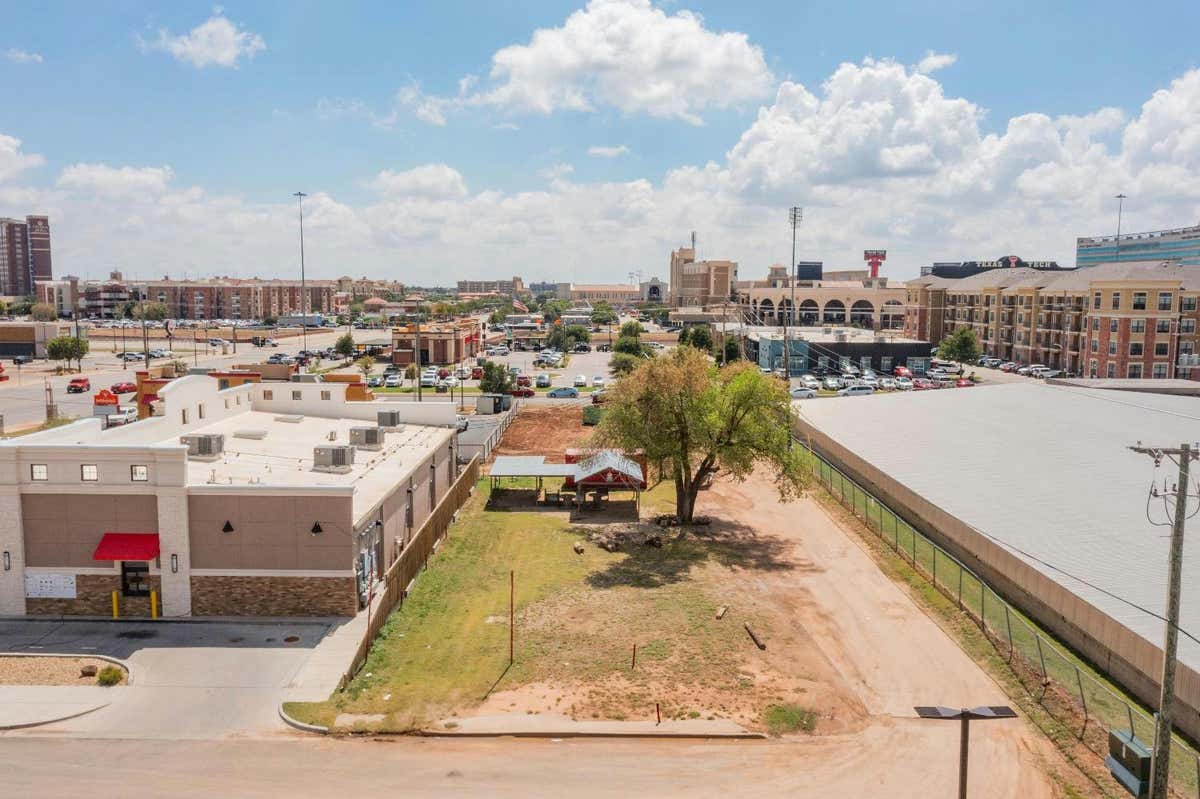 2509 2ND PL, LUBBOCK, TX 79415, photo 1 of 18