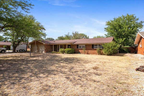 113 REDWOOD LN, LEVELLAND, TX 79336, photo 2 of 31