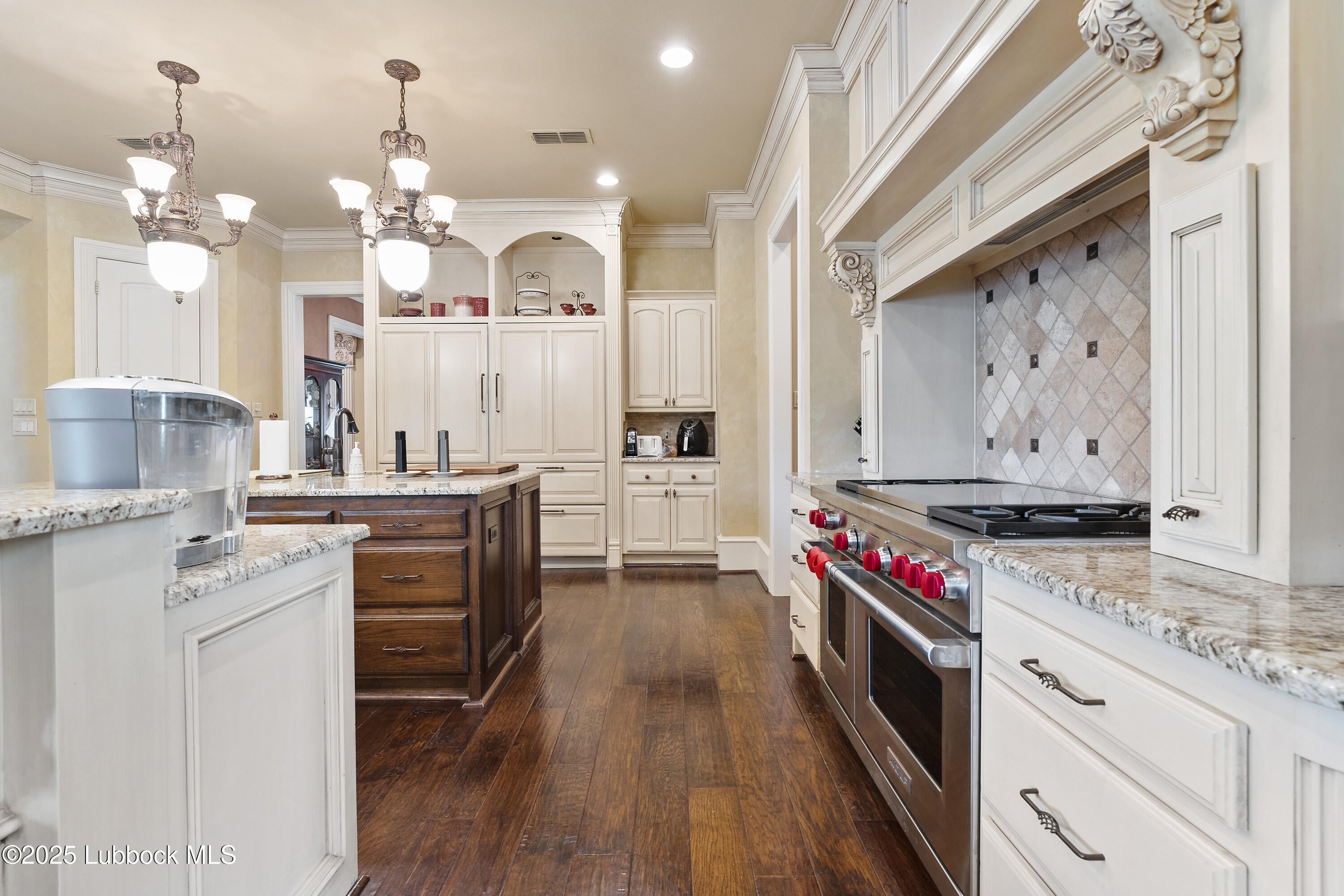 Lubbock, Texas, 79424, United States, 6 Bedrooms Bedrooms, ,8 BathroomsBathrooms,Residential,Active,1929701